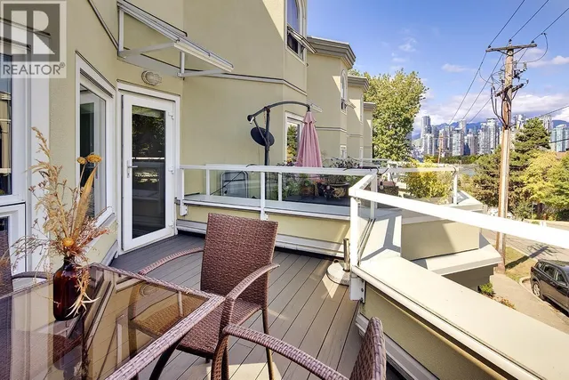 1210 7TH AVENUE, Vancouver 3