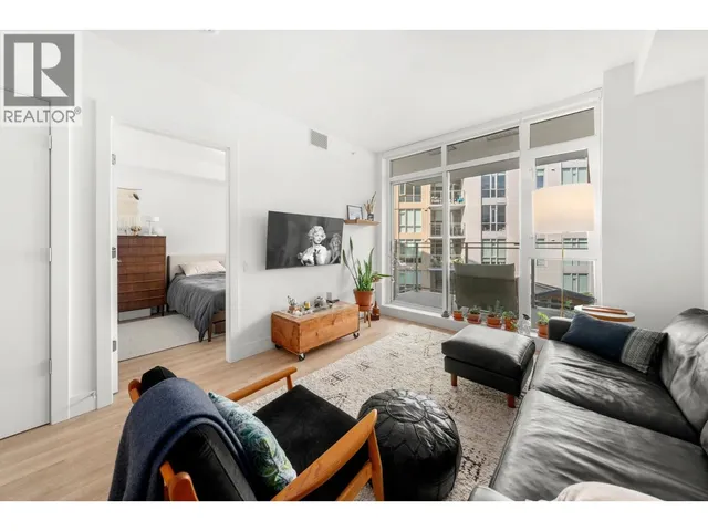 405 - 2385 EMERY COURT, North Vancouver 2
