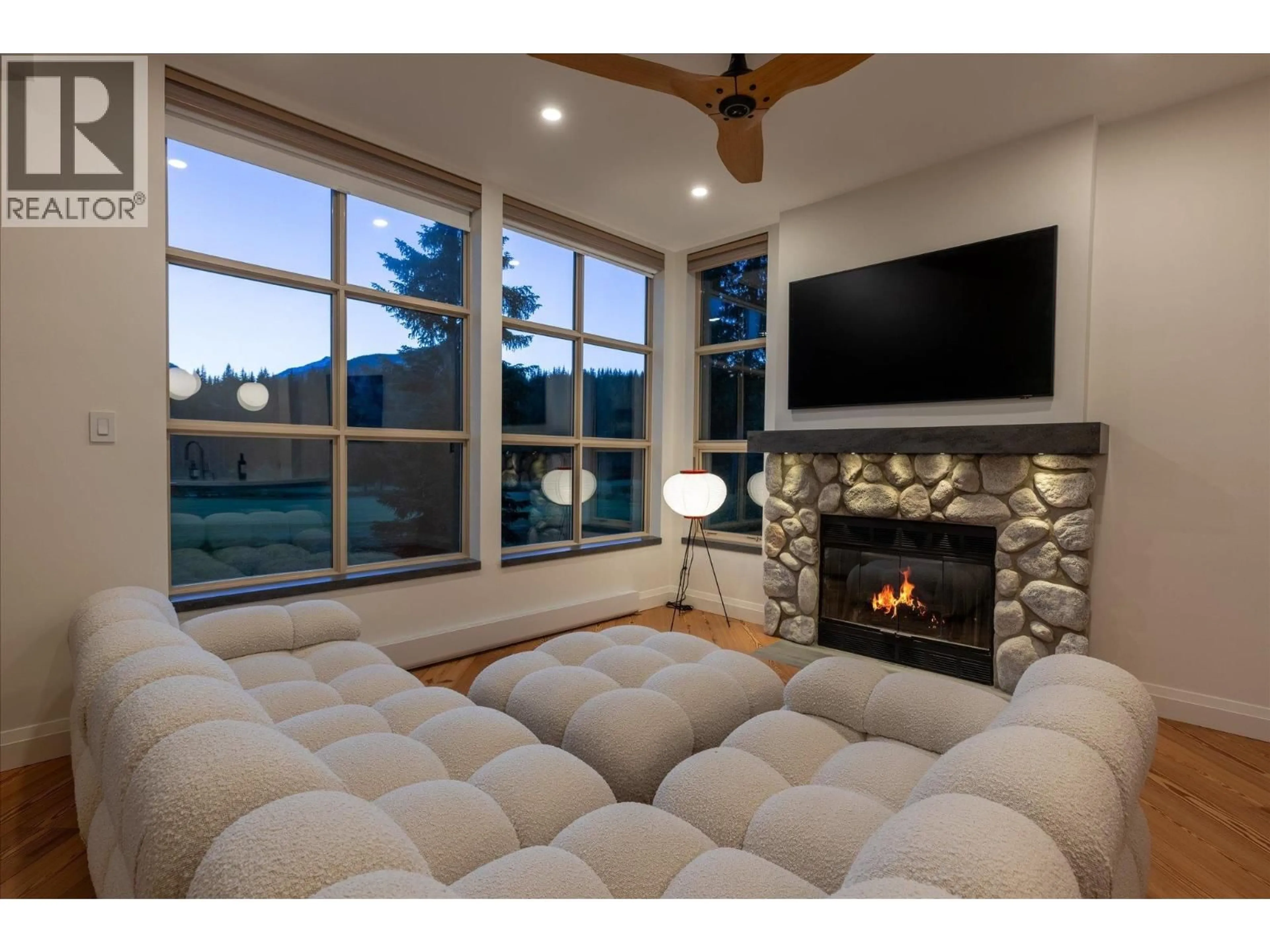 Home theater for 5 - 4644 BLACKCOMB WAY, Whistler British Columbia V8E0H2
