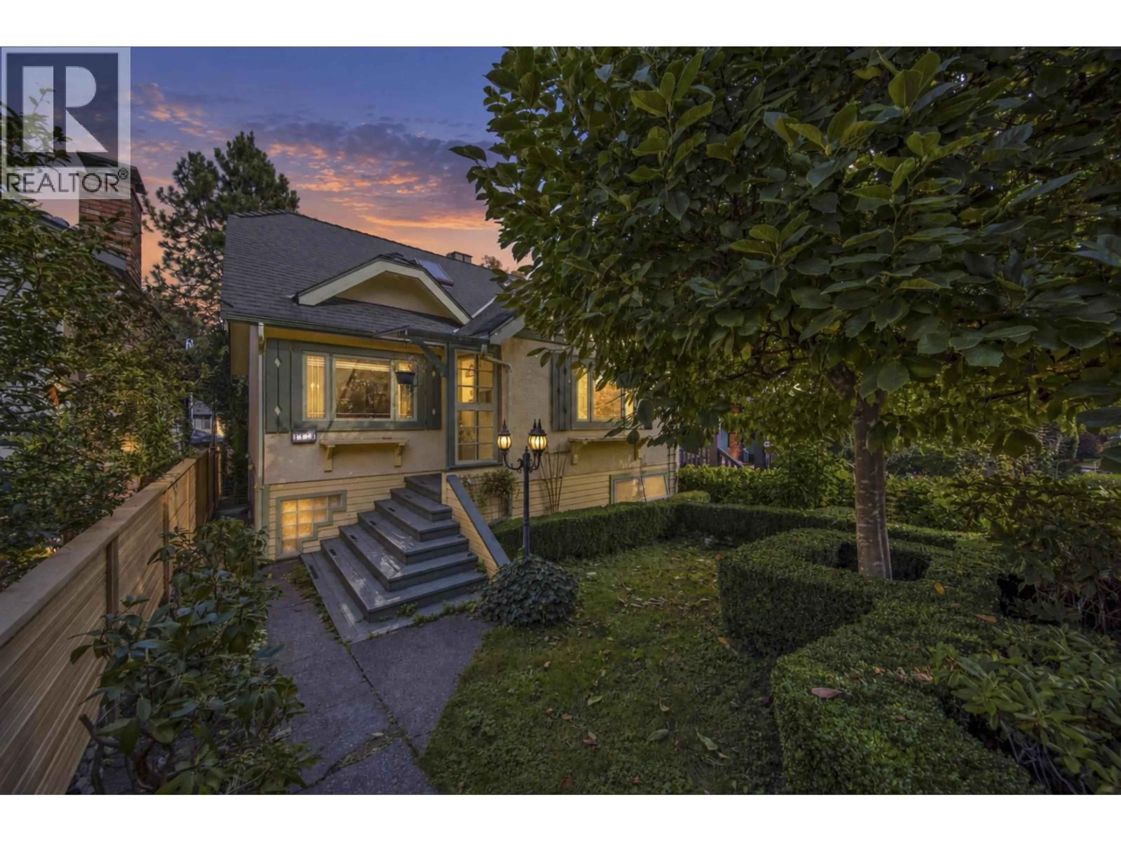 A pic from outside/outdoor area/front of a property/back of a property/a pic from drone, street for 3519 14TH AVENUE, Vancouver British Columbia V6R2W3