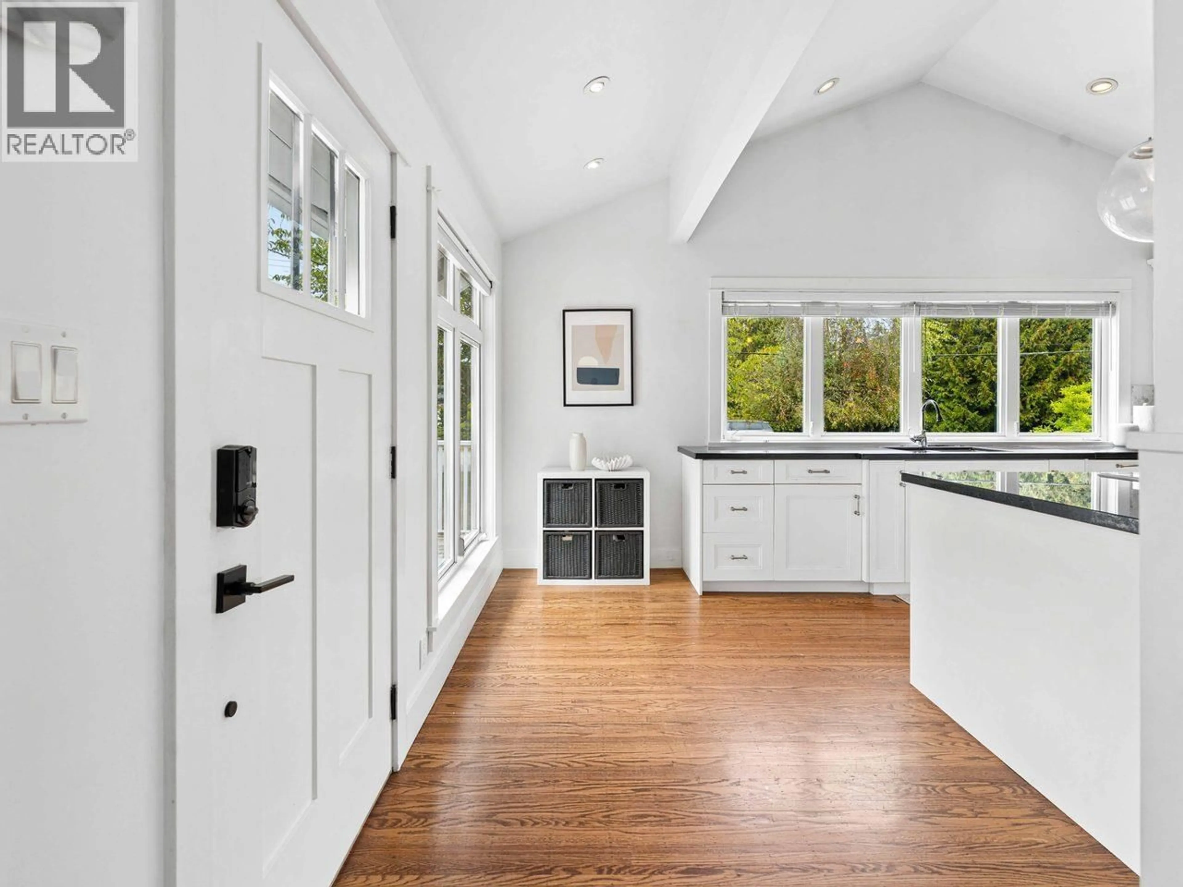 Indoor entryway for 5326 BELAIR DRIVE, Delta British Columbia V4M2E4