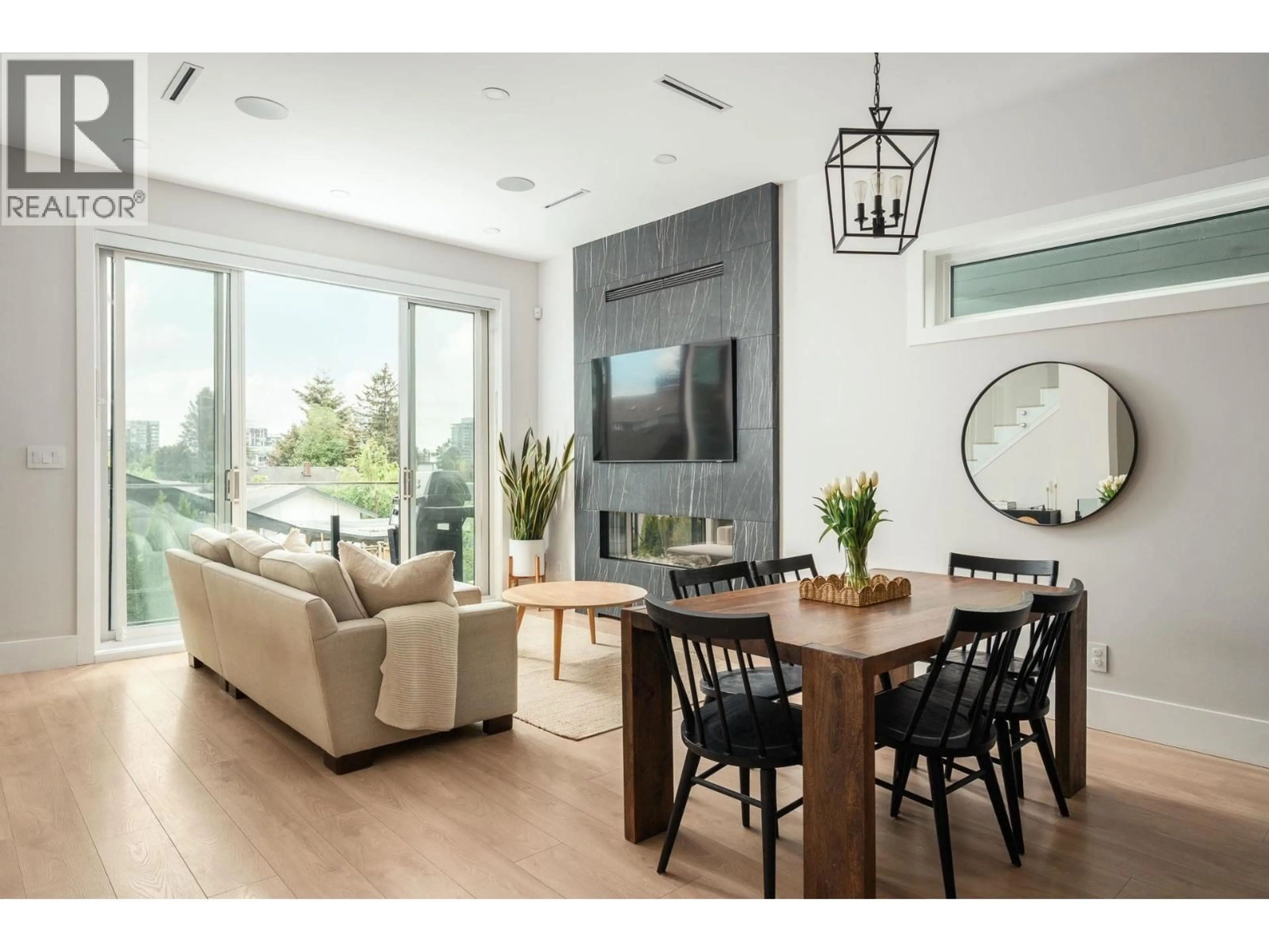 Unknown for 3 - 215 21ST STREET, North Vancouver British Columbia V7L3B7