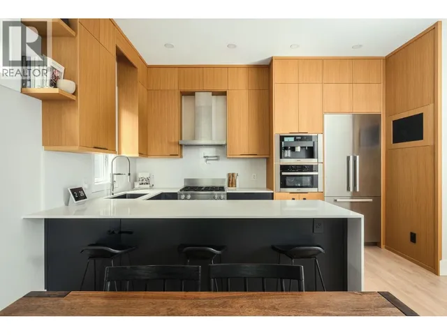 3 - 215 21ST STREET, North Vancouver 3