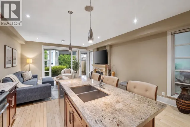 1620 ST. ANDREWS AVENUE, North Vancouver 3