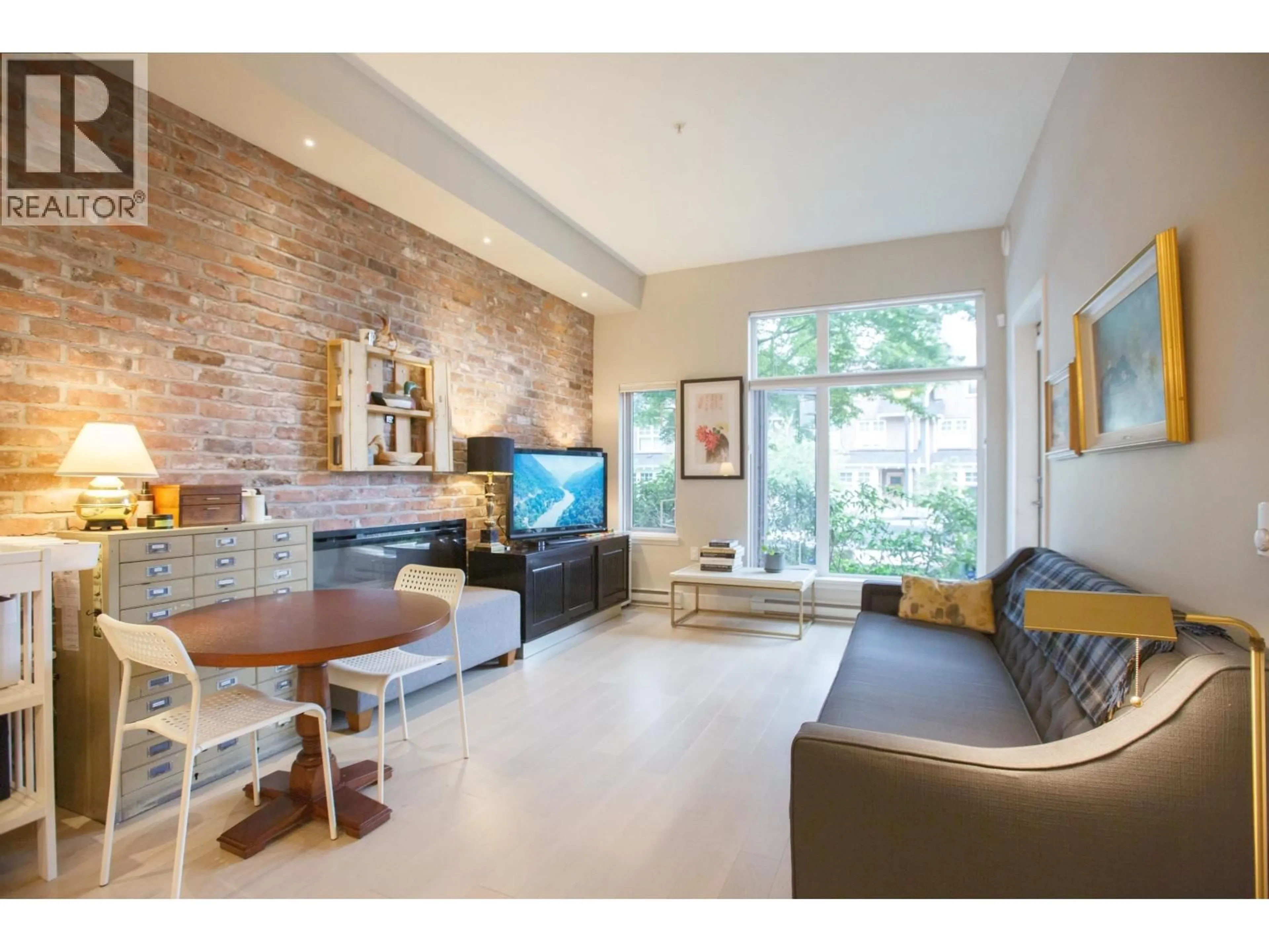 Living room with furniture, unknown for 104 - 260 SALTER STREET, New Westminster British Columbia V3M0J4