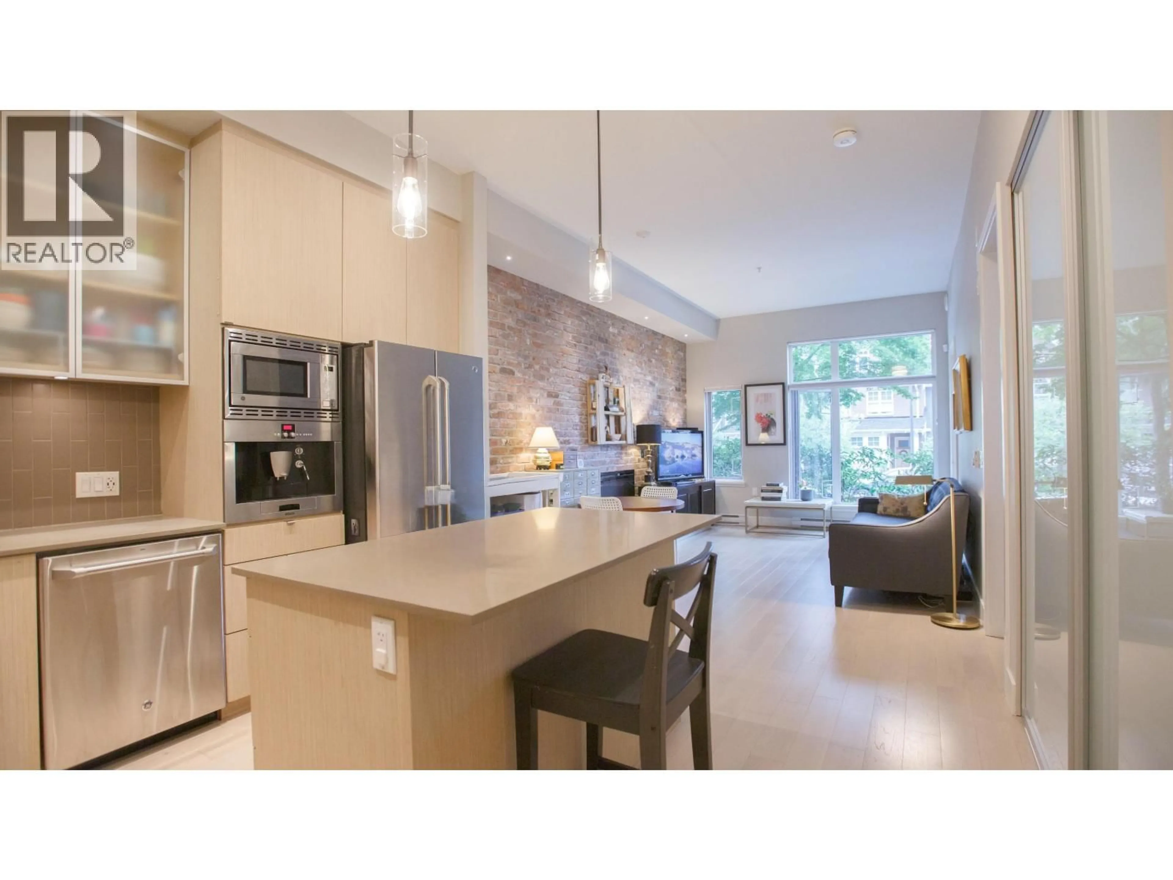 Open concept kitchen, ceramic/tile floor for 104 - 260 SALTER STREET, New Westminster British Columbia V3M0J4