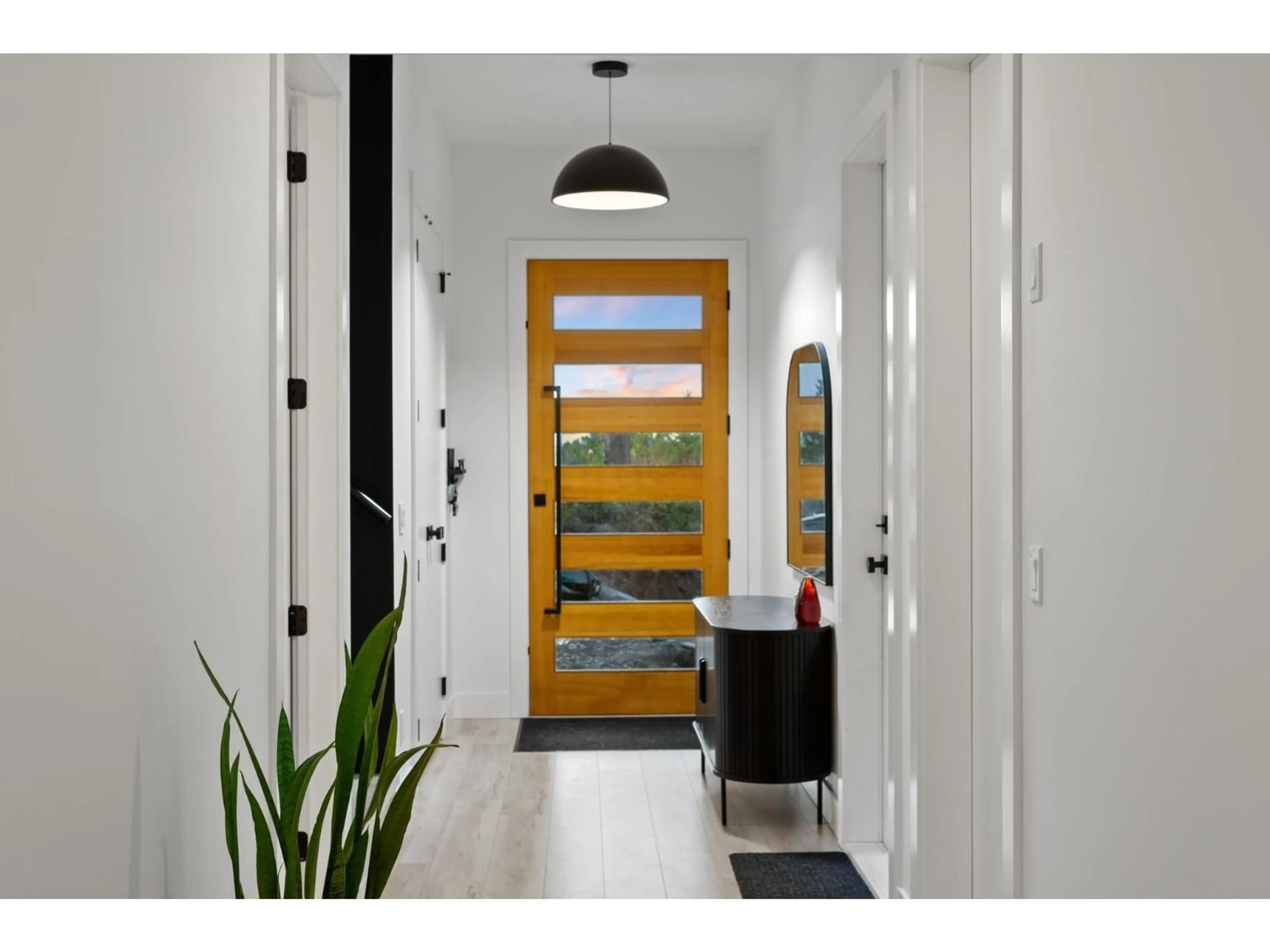 Indoor entryway for 3 - 45406 VEDDER MOUNTAIN ROAD, Chilliwack British Columbia V2R4C3