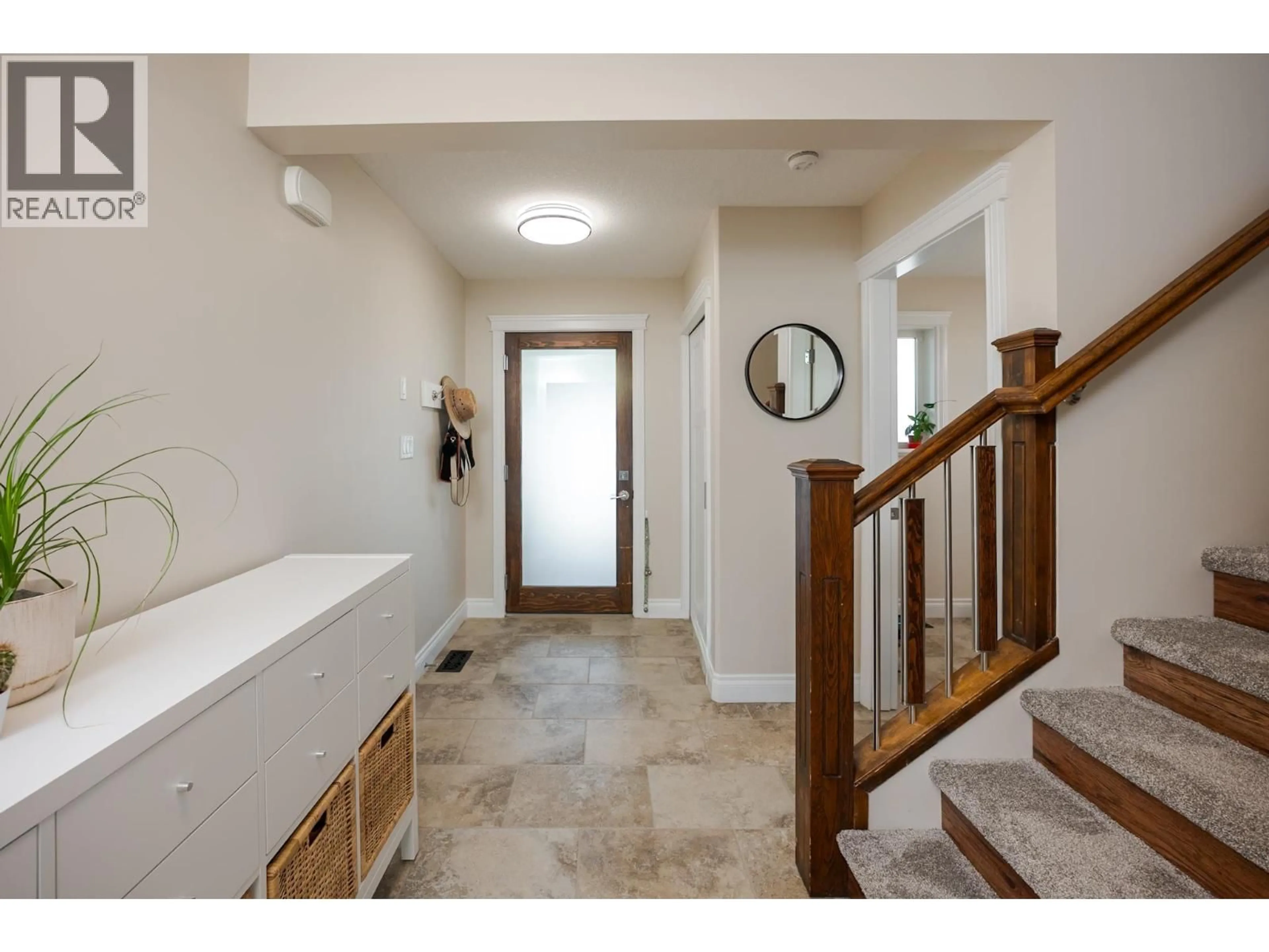 Indoor entryway for 5882 VIRK PLACE, Prince George British Columbia V2N6J1