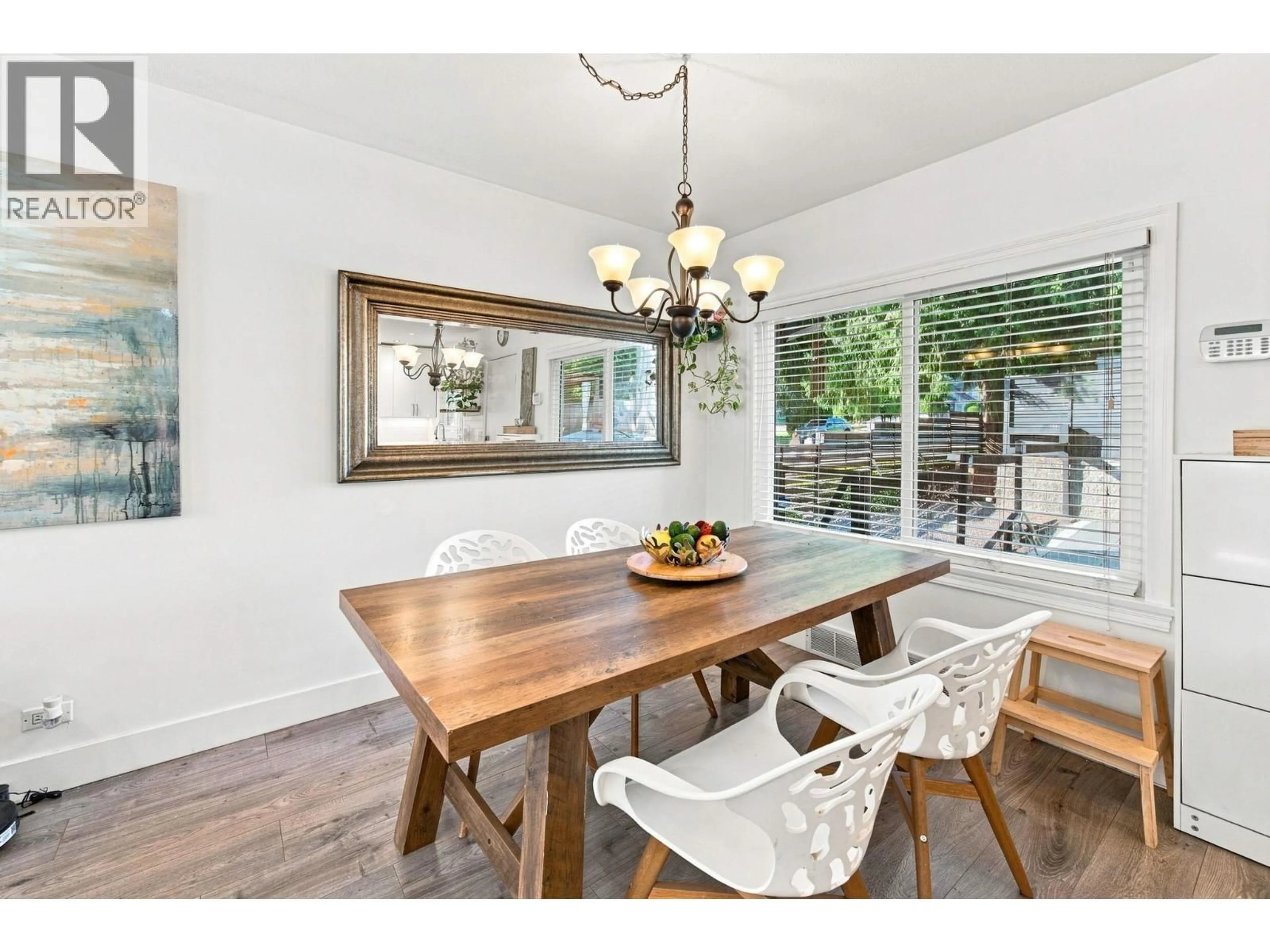 Dining room, wood/laminate floor for 300 25TH STREET, North Vancouver British Columbia V7N1A3
