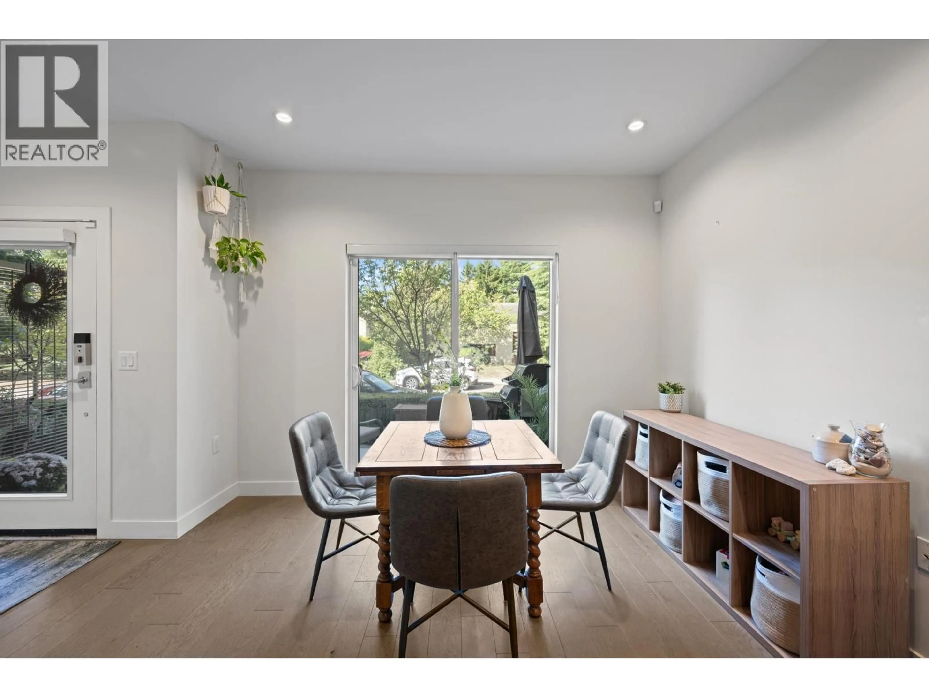 Dining room, wood/laminate floor for 204 - 1738 55A STREET, Tsawwassen British Columbia V4M0A9