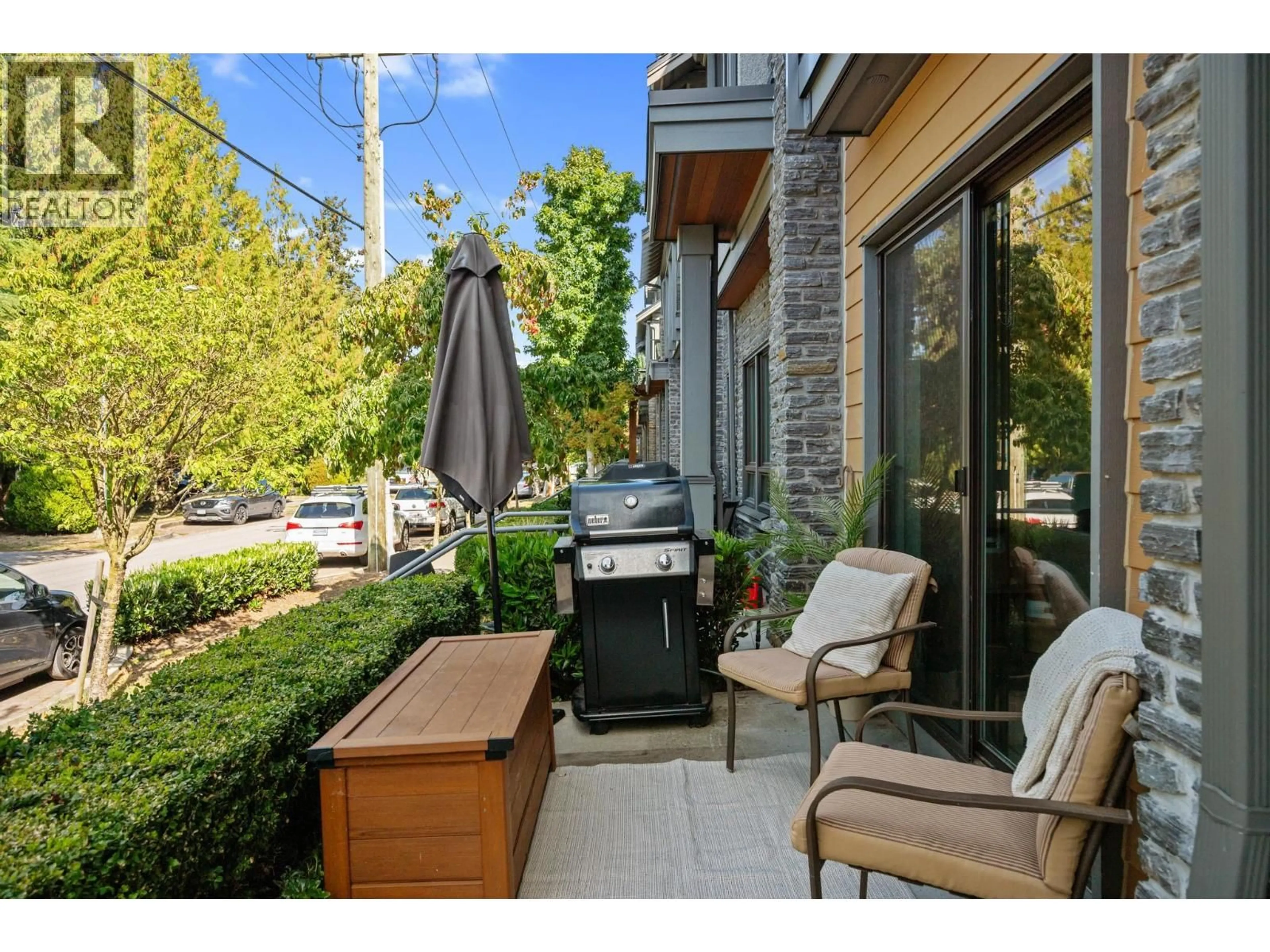 Patio, street for 204 - 1738 55A STREET, Tsawwassen British Columbia V4M0A9