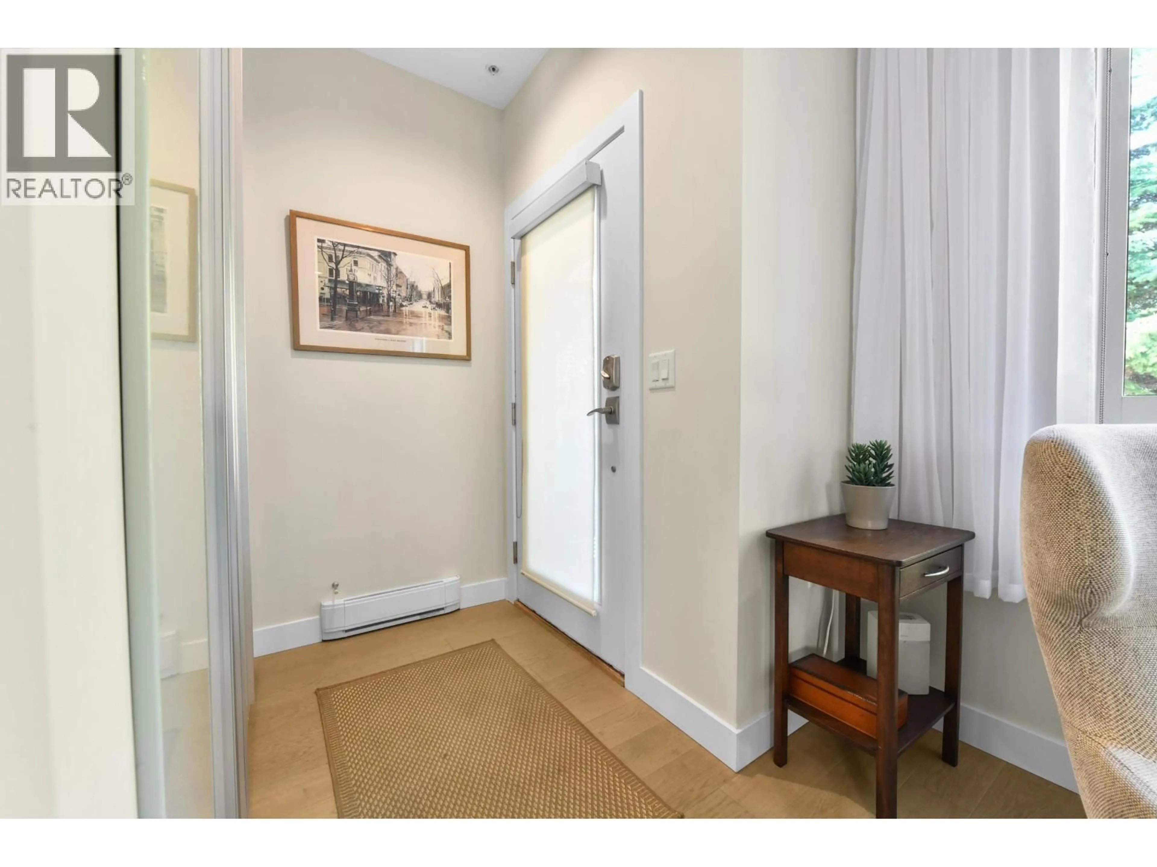 Indoor entryway for 207 - 1738 55A STREET, Delta British Columbia V4M0A9