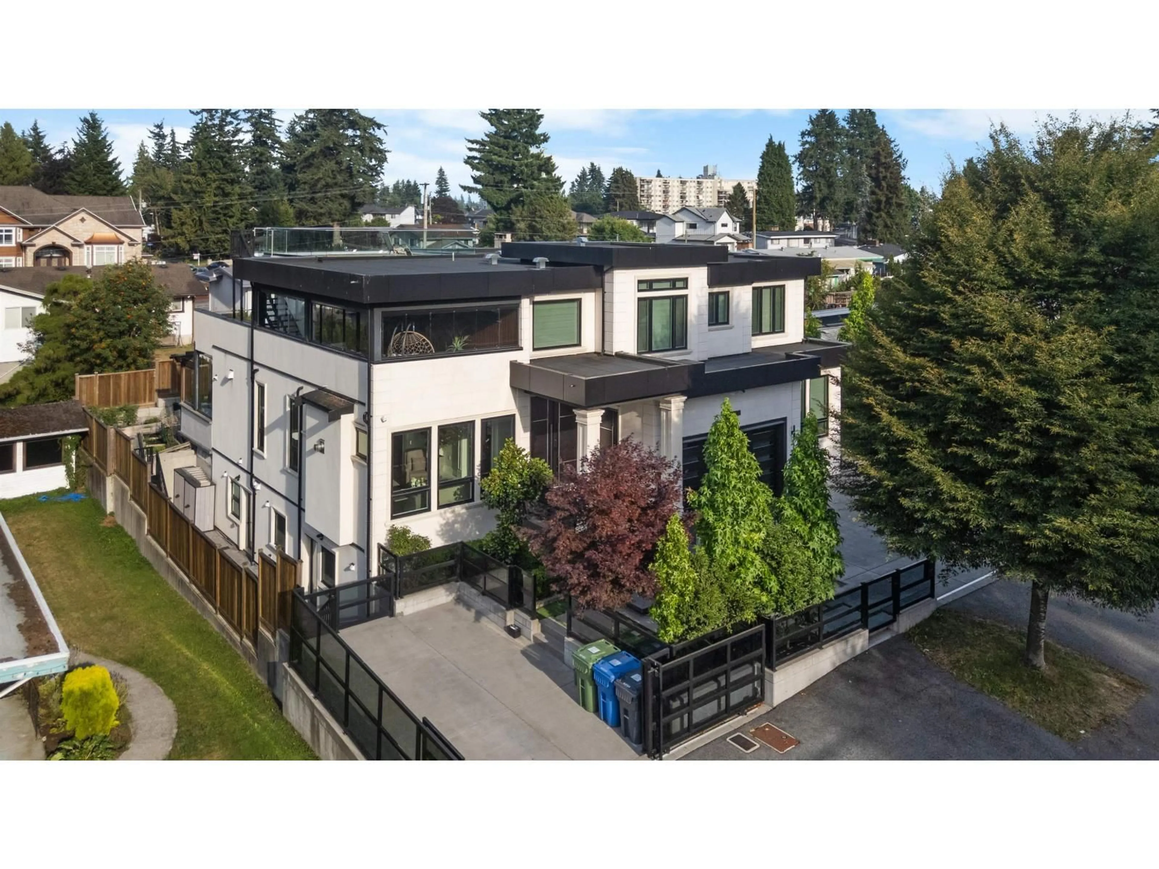 A pic from outside/outdoor area/front of a property/back of a property/a pic from drone, street for 2960 EVERGREEN STREET, Abbotsford British Columbia V2T2S4