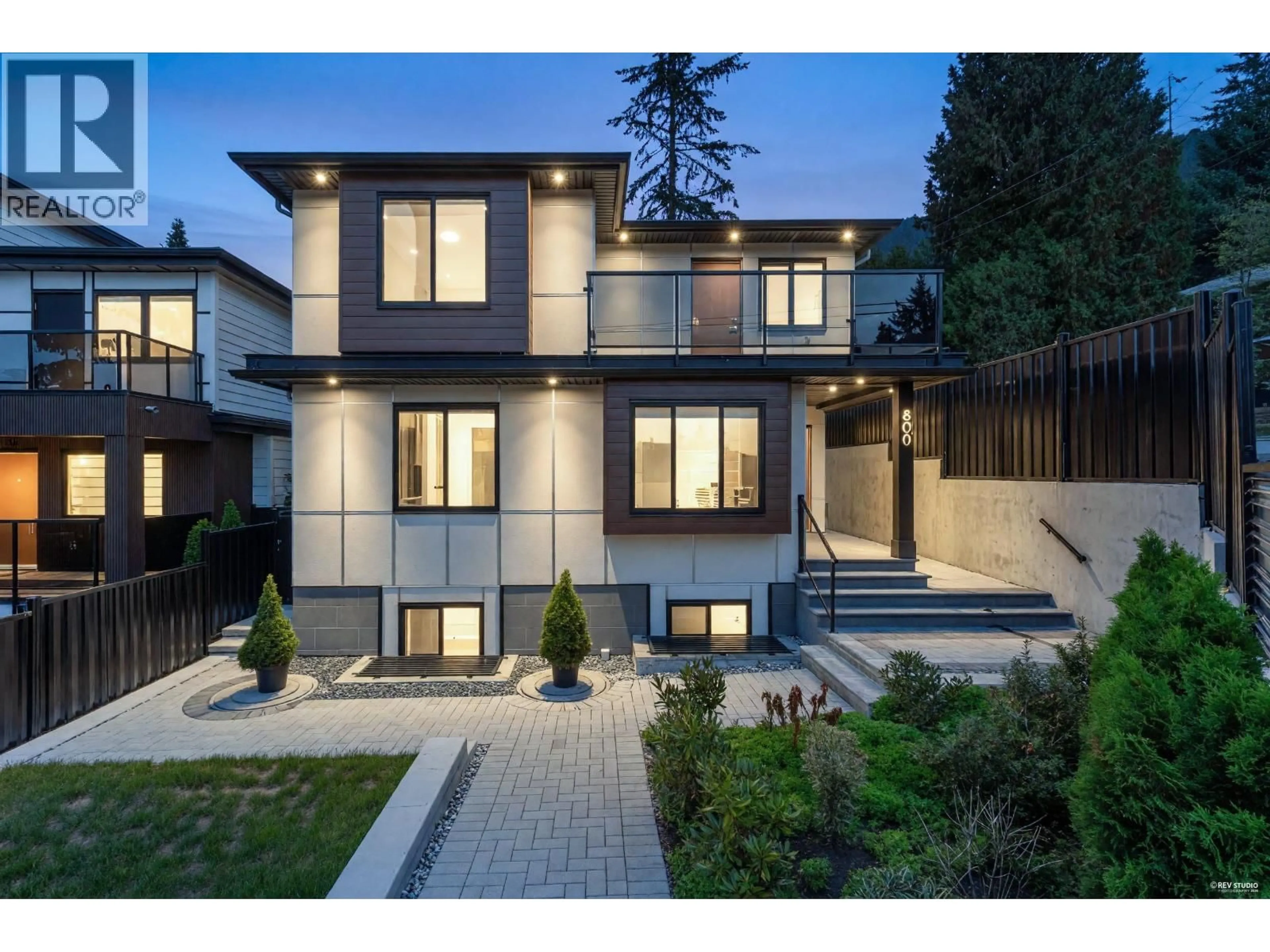 Home with brick exterior material, street for 800 MONTROYAL BOULEVARD, North Vancouver British Columbia V7R2G6