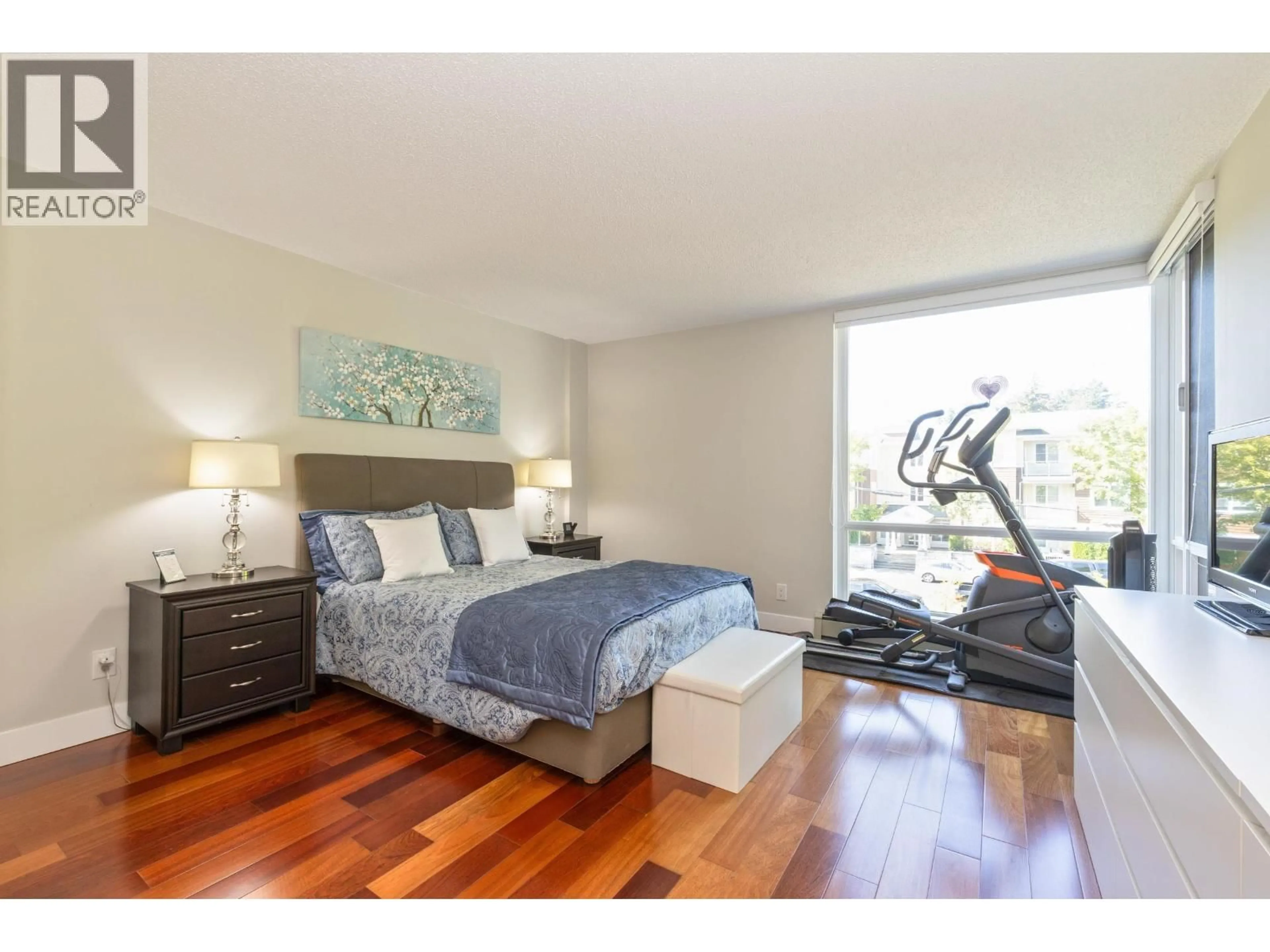 Bedroom with bed, wood/laminate floor for 511 - 1350 VIEW CRESCENT, Delta British Columbia V4L2K3