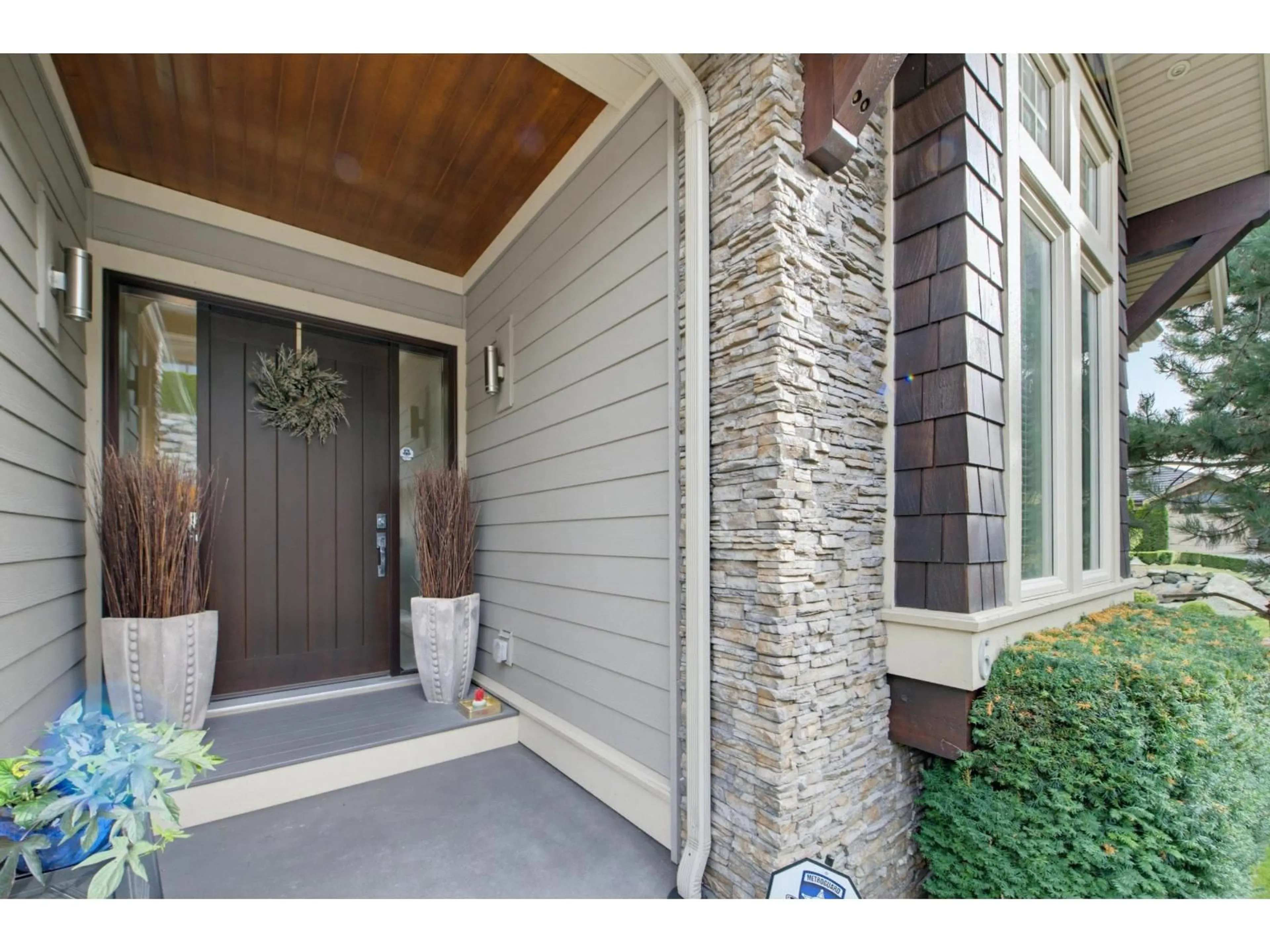 Indoor entryway for 6 - 35520 MAHOGANY DRIVE, Abbotsford British Columbia V3G0C9