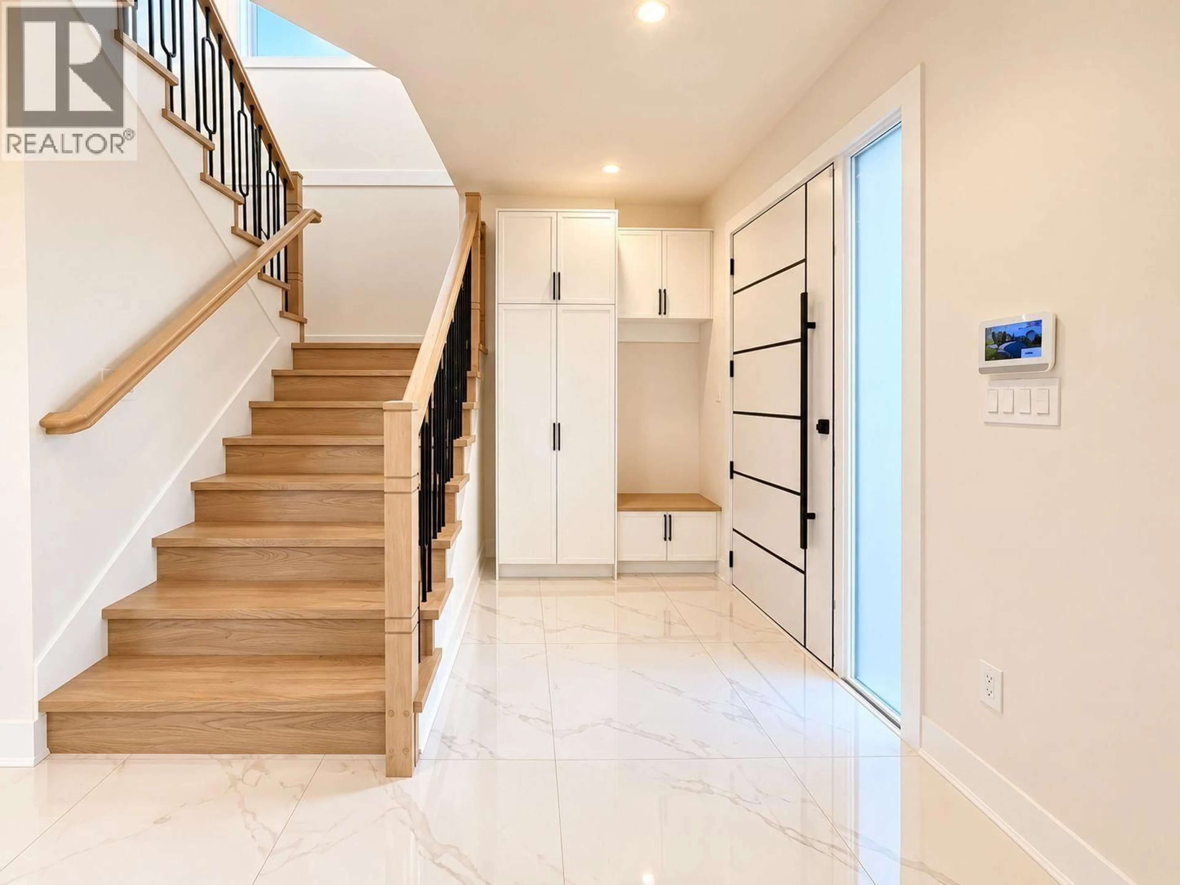 Indoor entryway for 4242 WILLIAMS ROAD, Richmond British Columbia V7E1J9