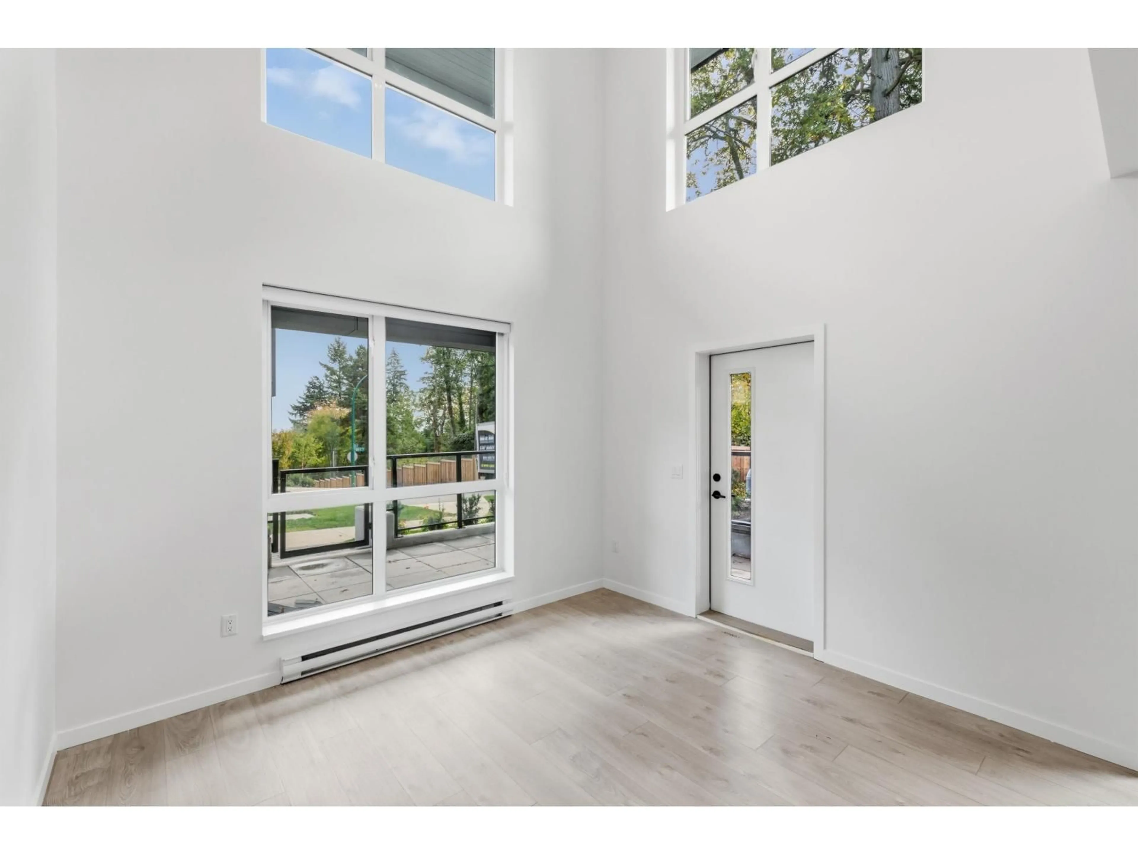 Indoor foyer for 102 - 6585 195A STREET, Surrey British Columbia V4N6B5