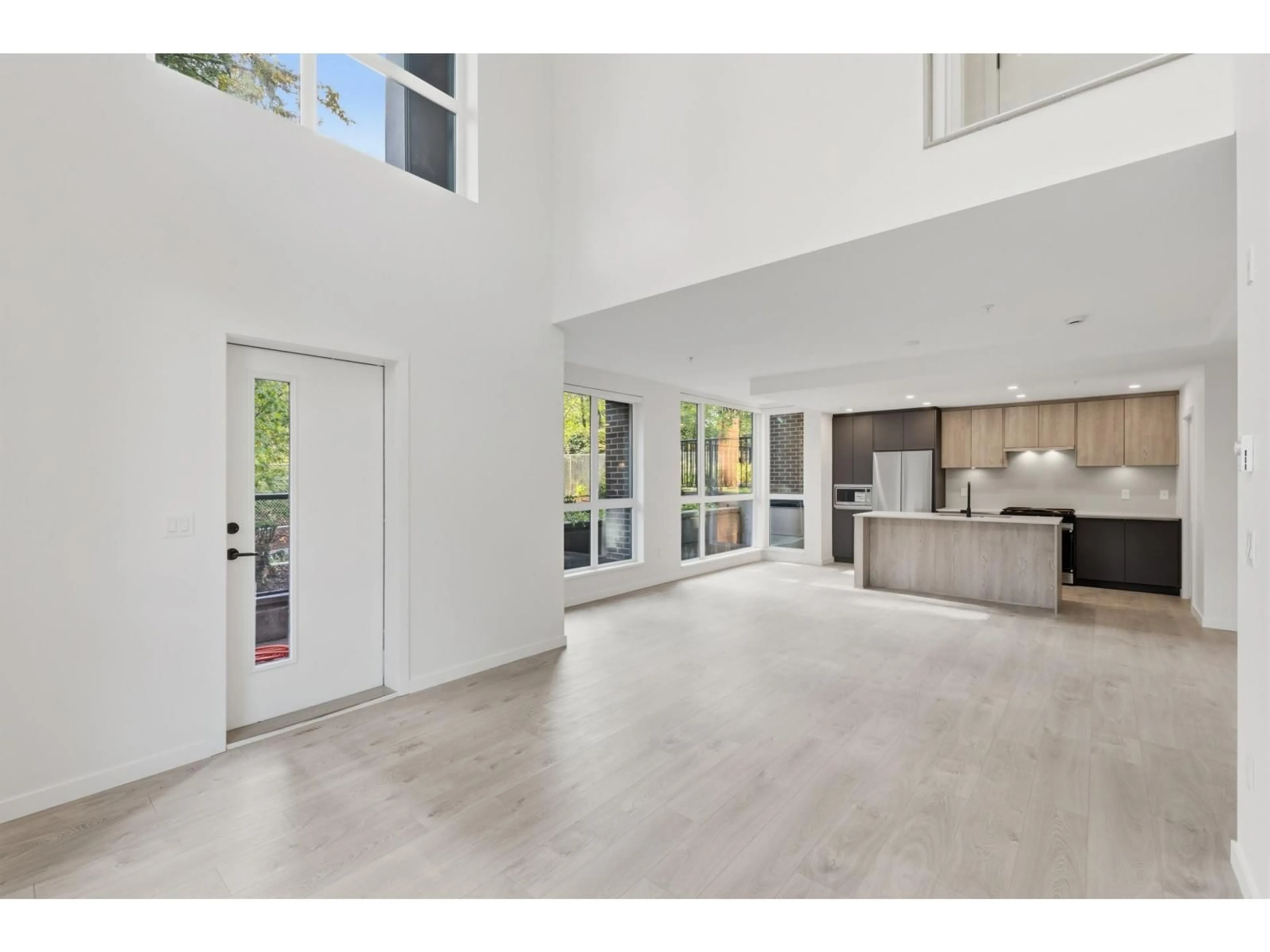 Unknown for 102 - 6585 195A STREET, Surrey British Columbia V4N6B5