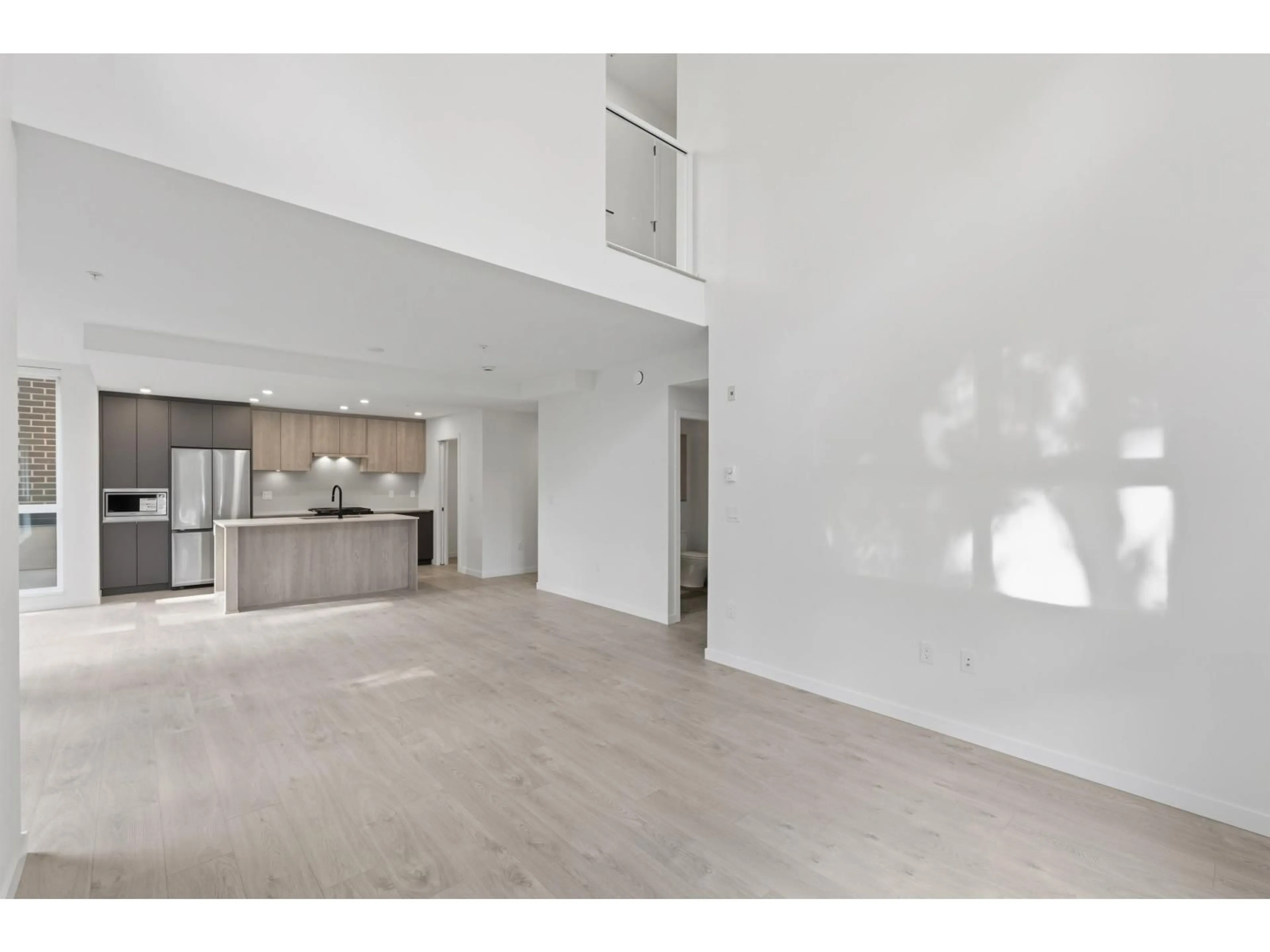 Unknown for 102 - 6585 195A STREET, Surrey British Columbia V4N6B5