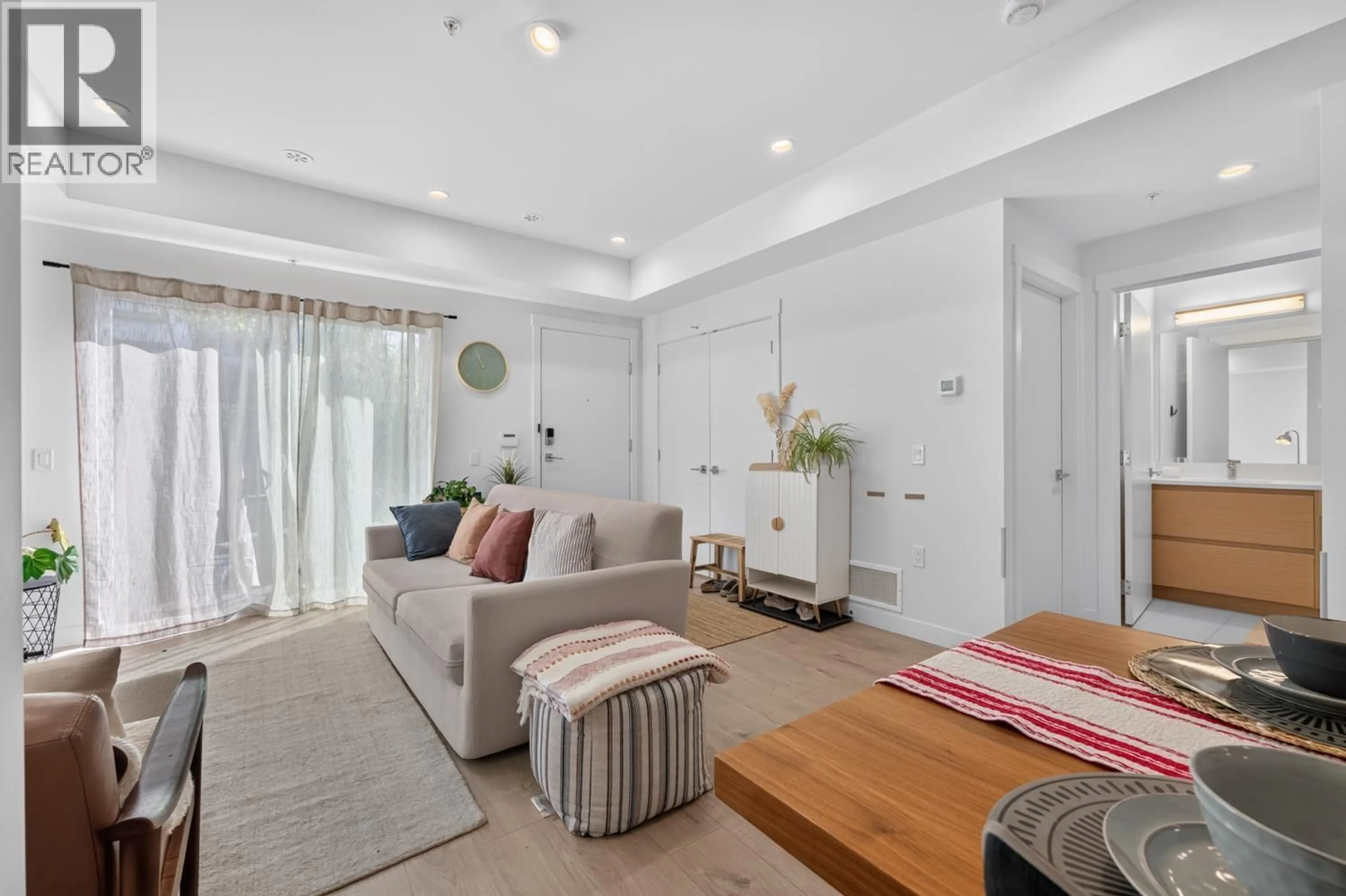 Living room with furniture, unknown for 25 - 3490 MT SEYMOUR PARKWAY, Vancouver British Columbia V7H1G5