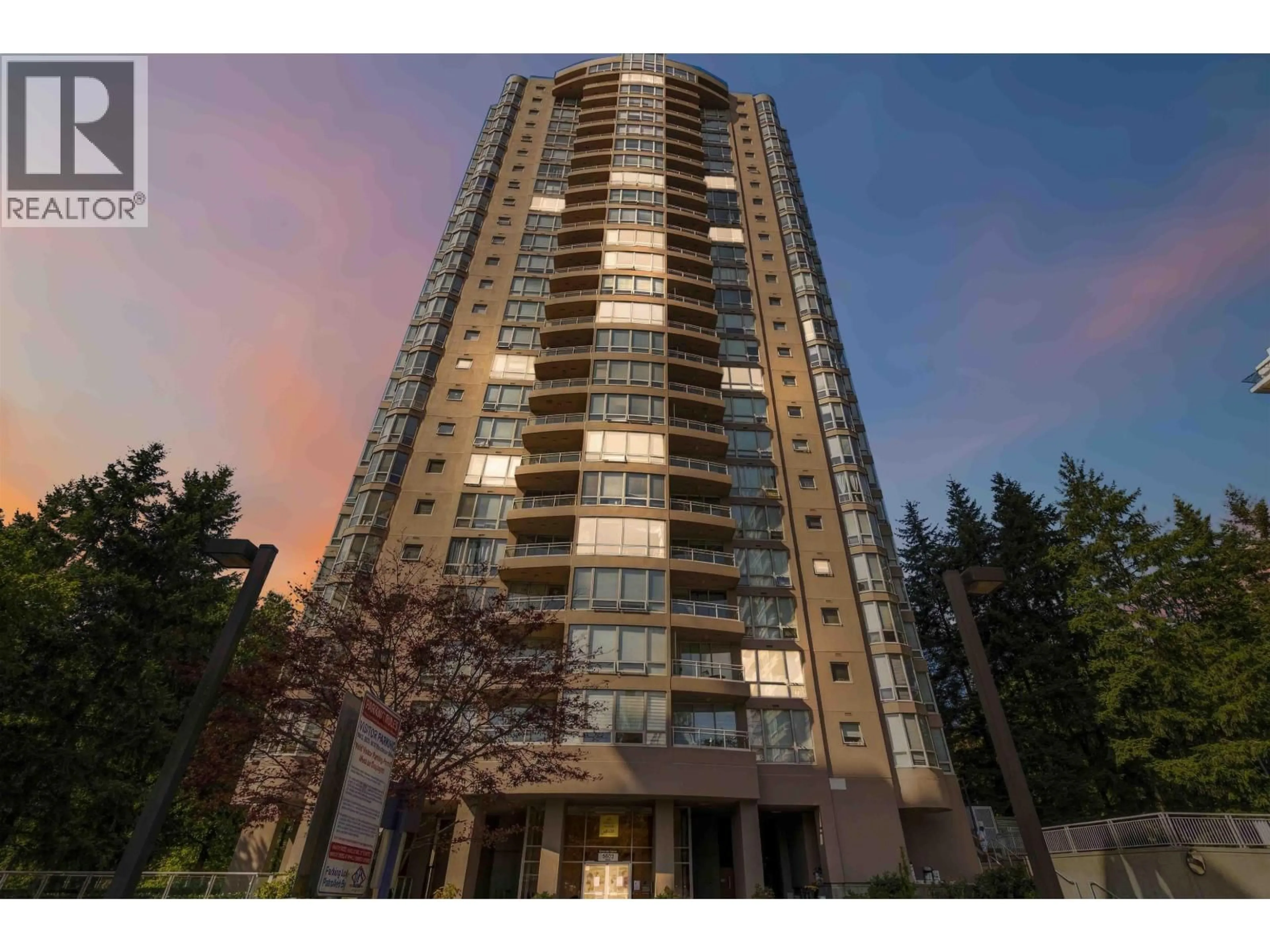 Indoor foyer for 2205 - 9603 MANCHESTER DRIVE, Burnaby British Columbia V3N4Y7