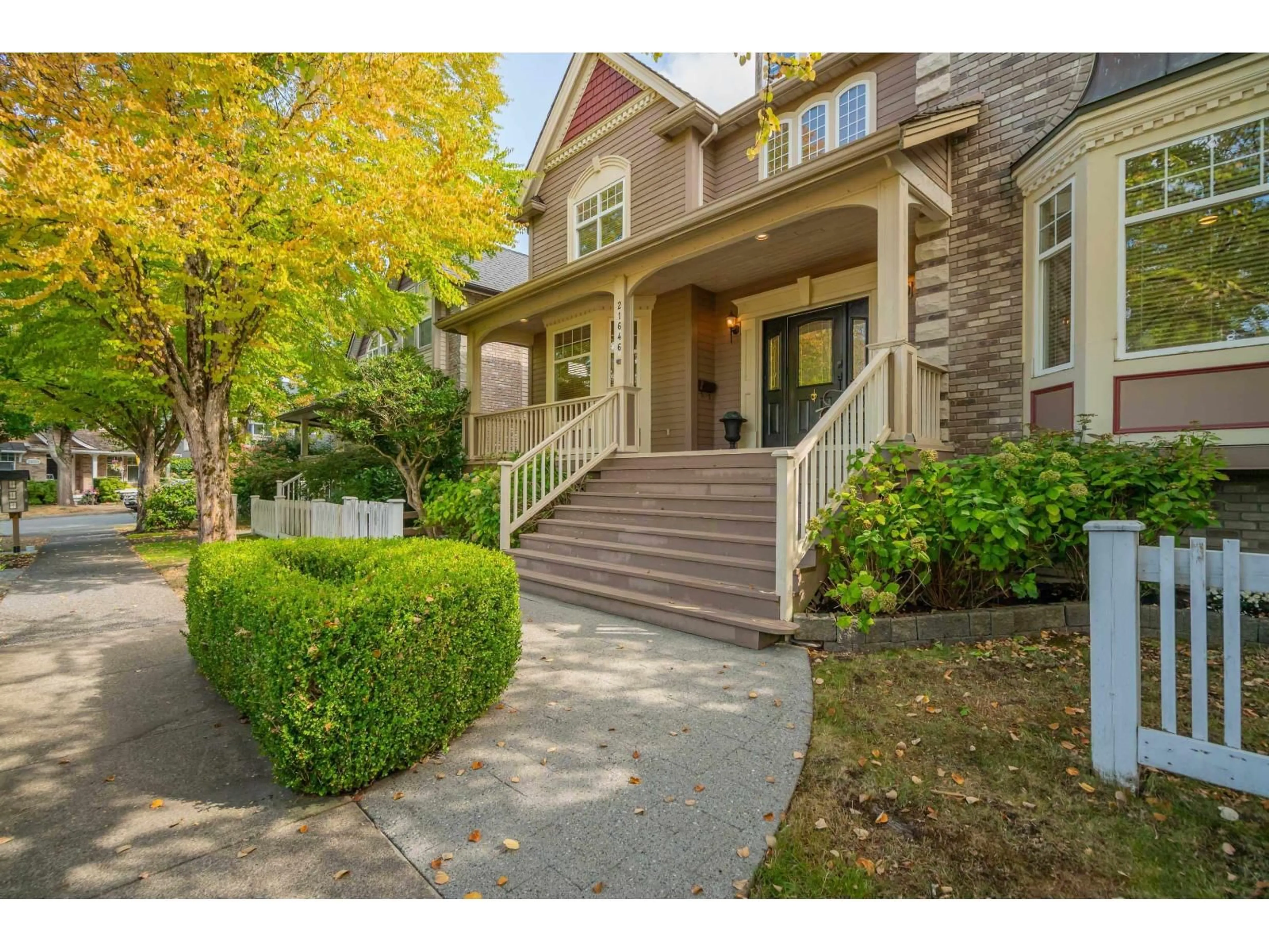 Unknown for 21646 MURRAY'S CRESCENT, Langley British Columbia V3A8N2