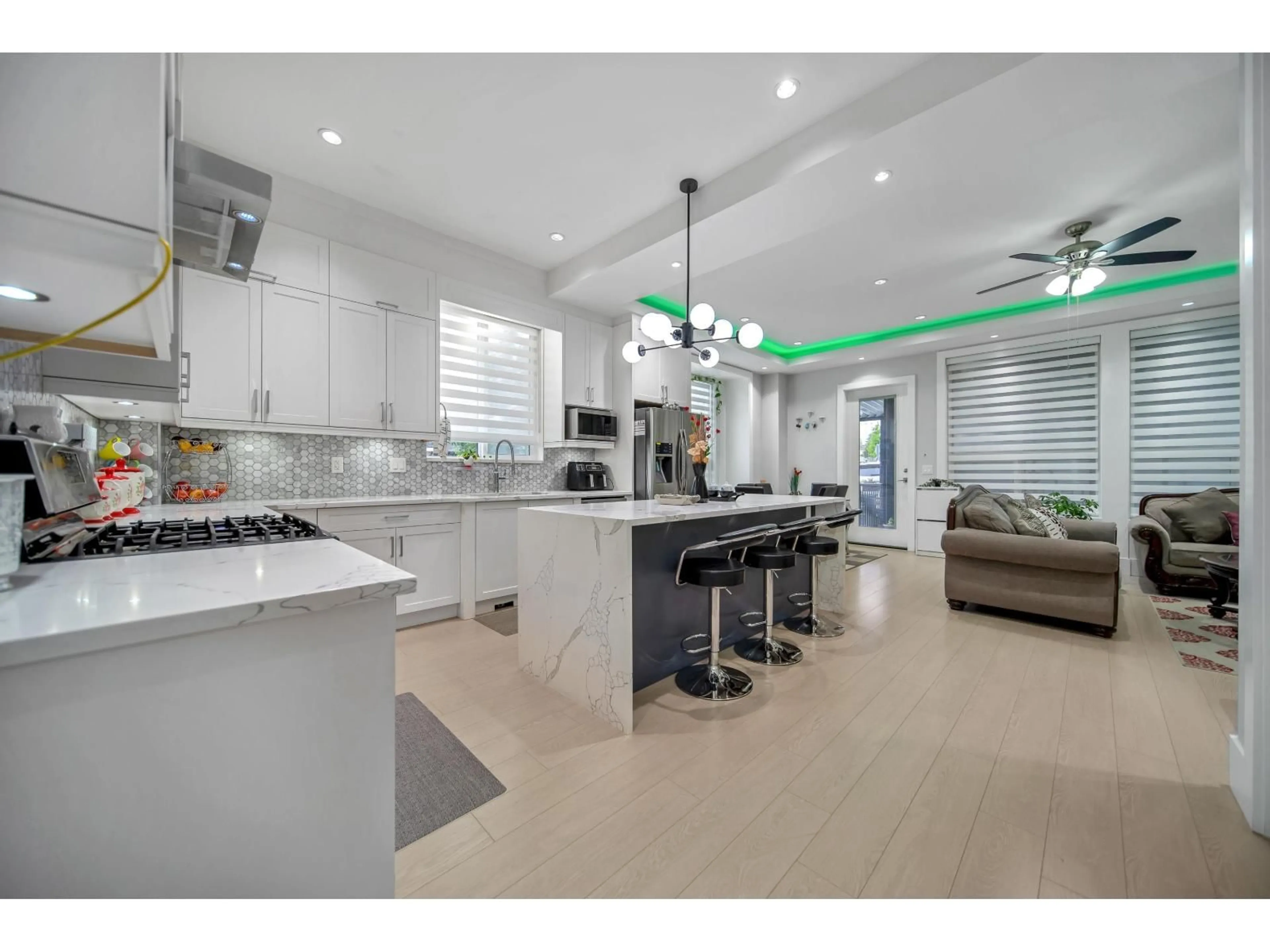 Open concept kitchen, ceramic/tile floor for 13001 59 AVENUE, Surrey British Columbia V3X0G5