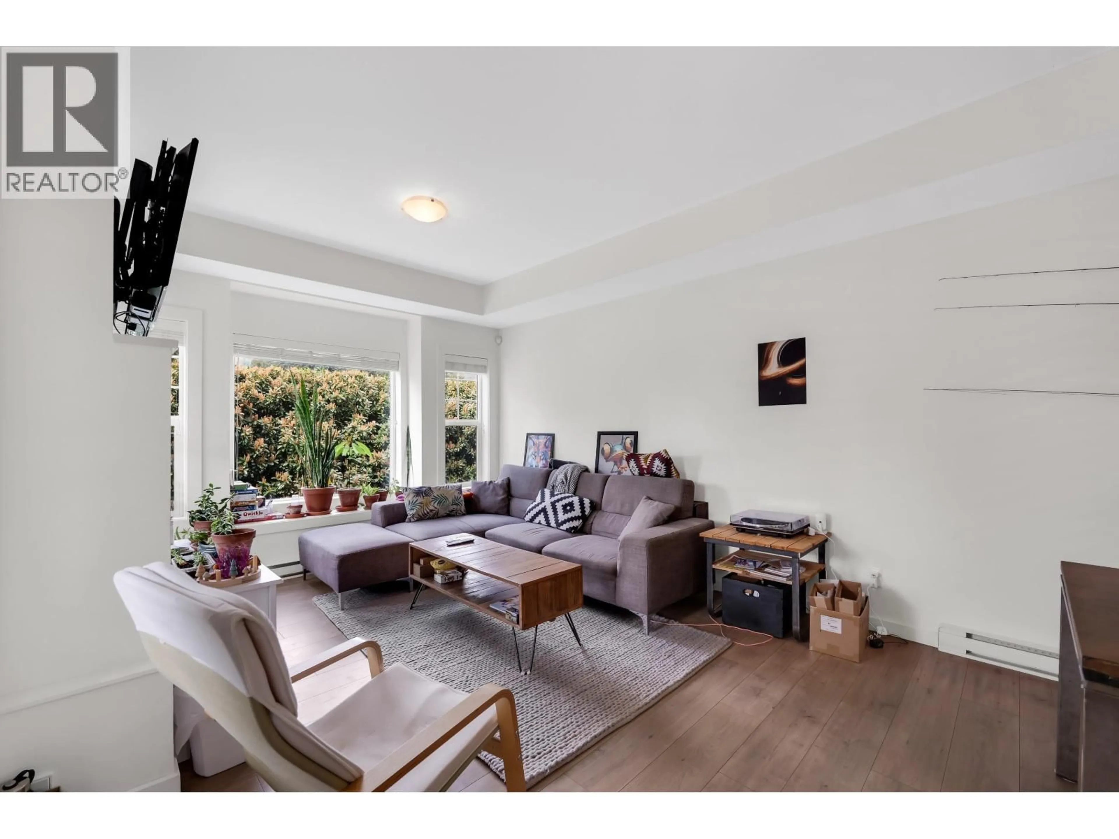 Living room with furniture, unknown for 1 - 39885 GOVERNMENT ROAD, Squamish British Columbia V8B0Z2