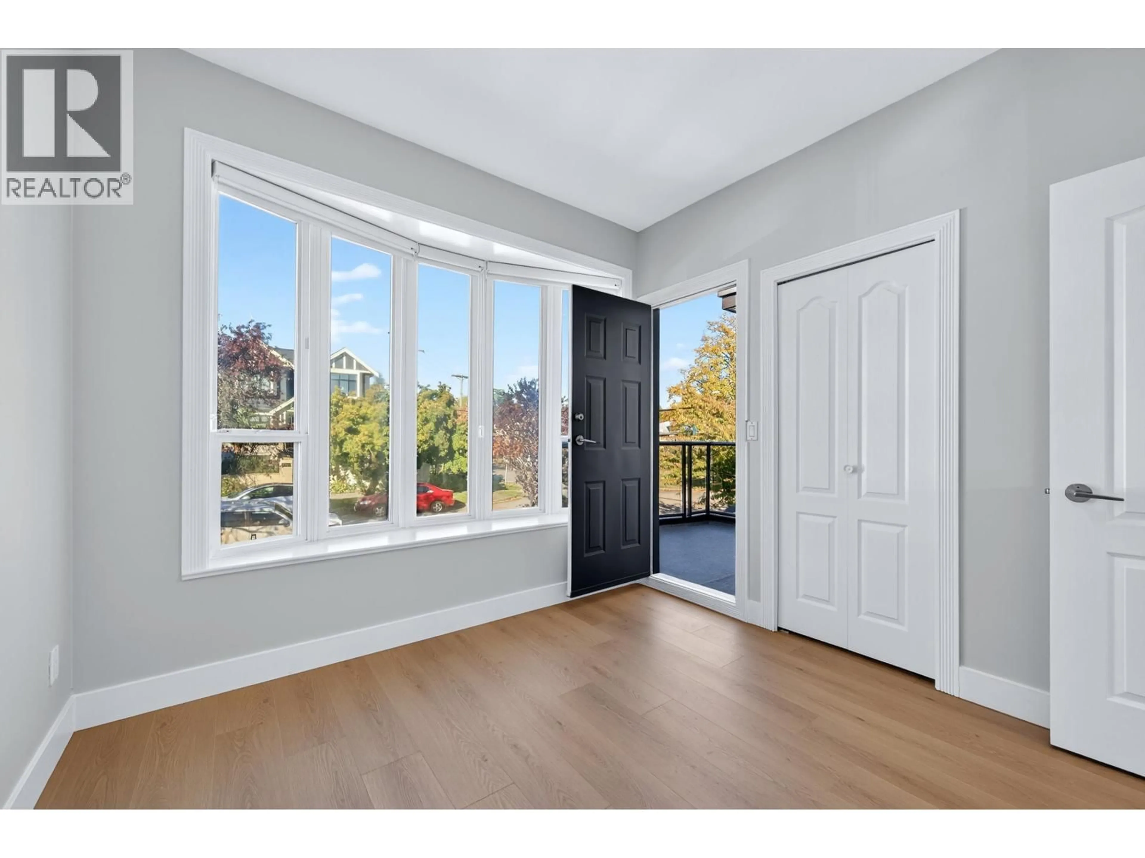 Indoor entryway for 392 63RD AVENUE, Vancouver British Columbia V5X2J9