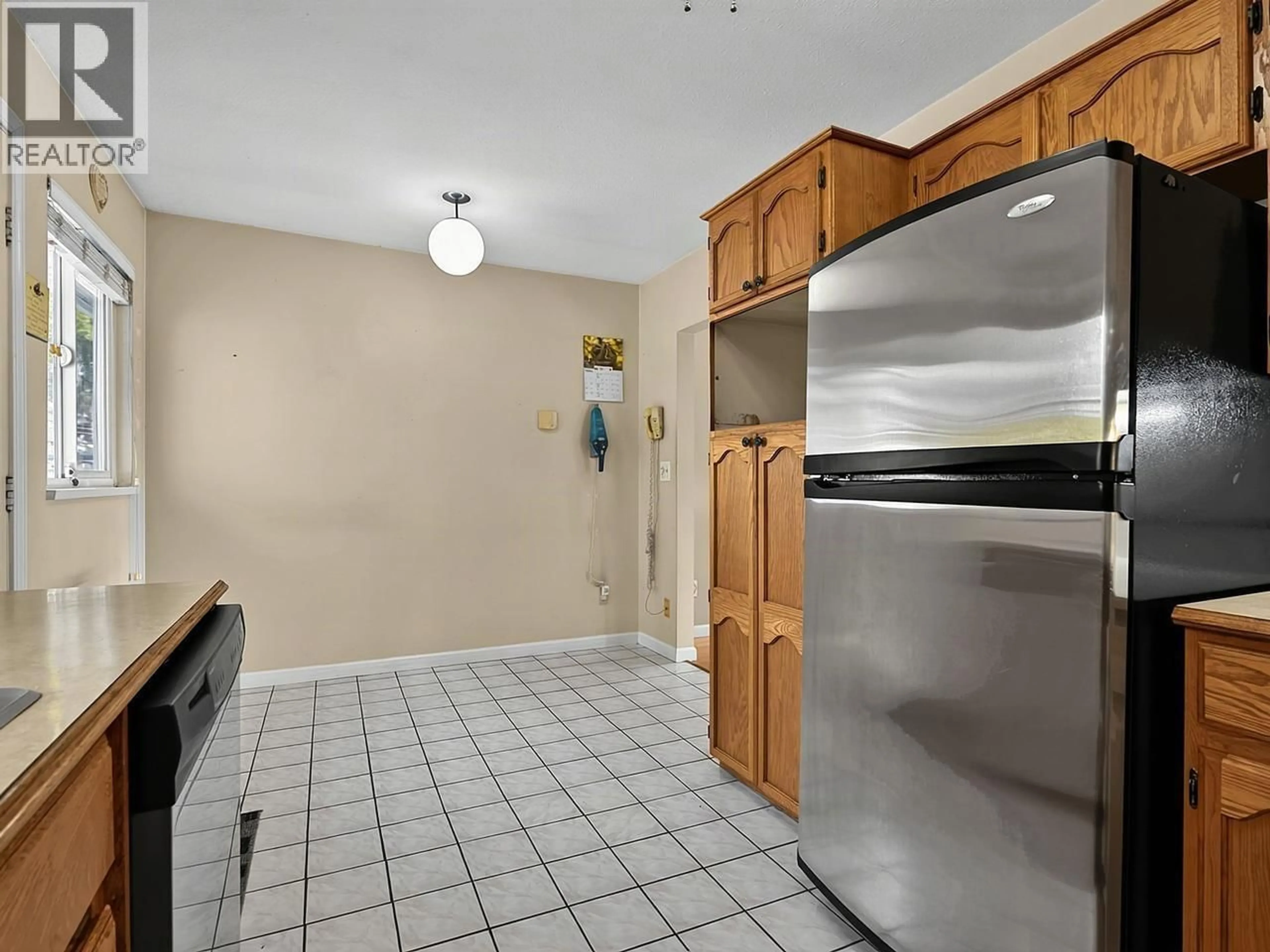 Standard kitchen, unknown for 1609 SIXTH AVENUE, New Westminster British Columbia V3M2C8