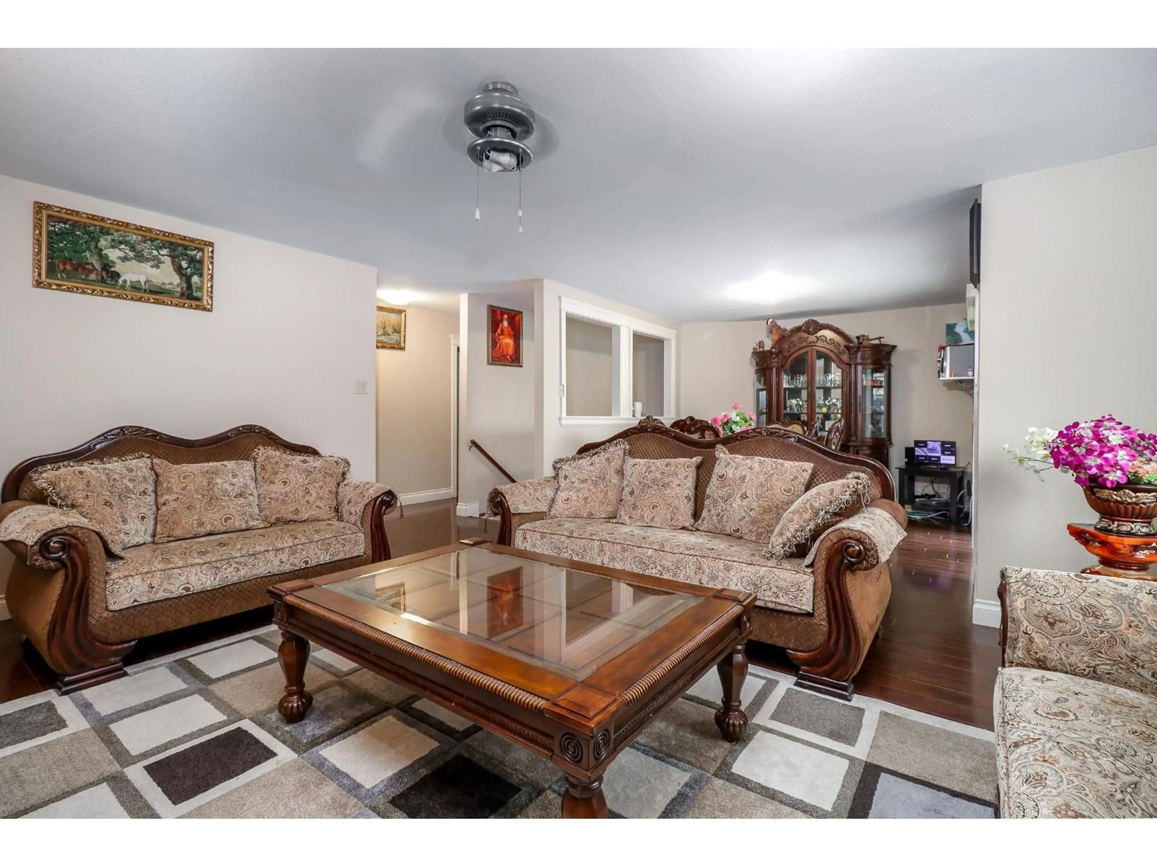 Living room with furniture, unknown for 13025 96 AVENUE, Surrey British Columbia V3V1Y2