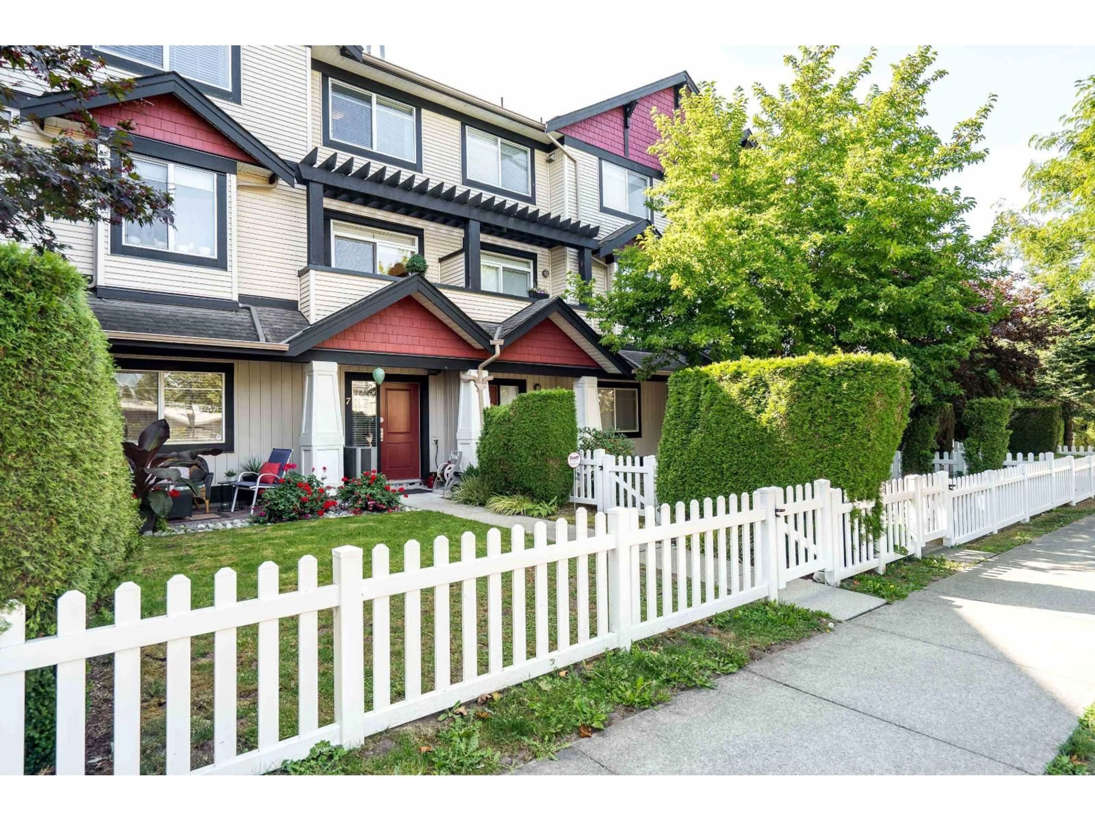 Unknown for 7 - 7168 179 STREET, Surrey British Columbia V3S8C5