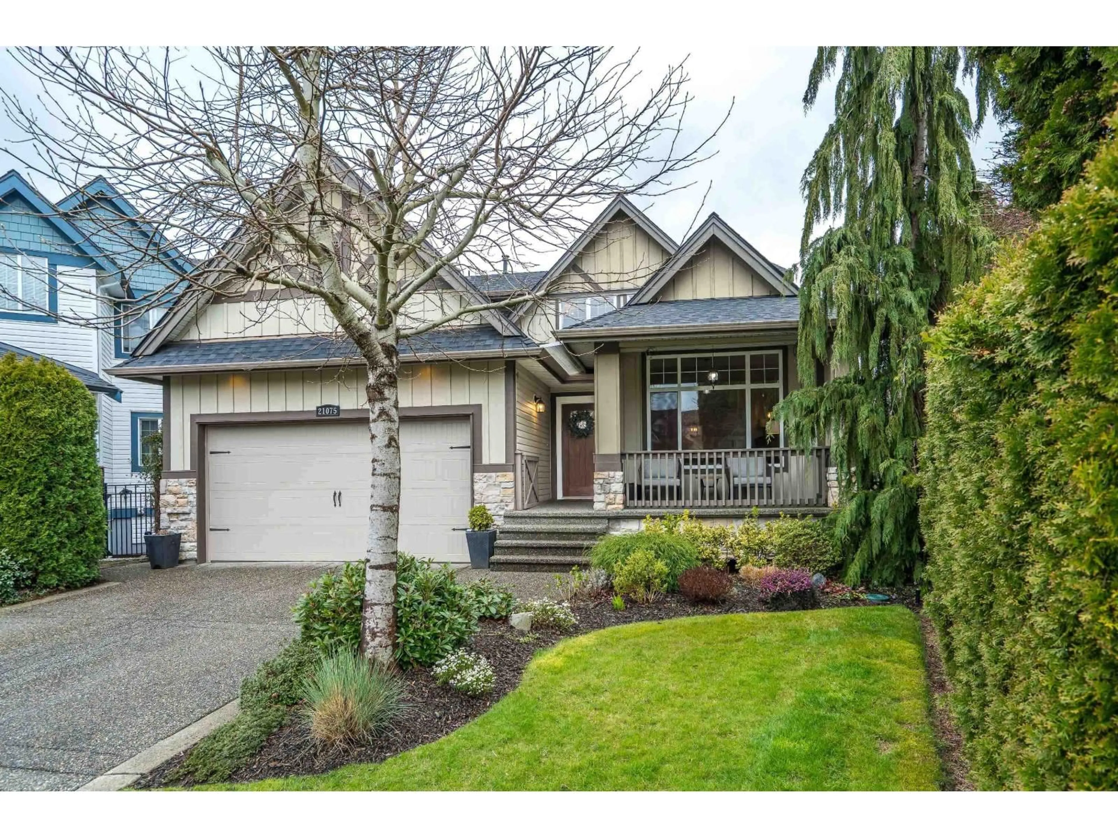 Home with vinyl exterior material, street for 21075 86 AVENUE, Langley British Columbia V1M2L5