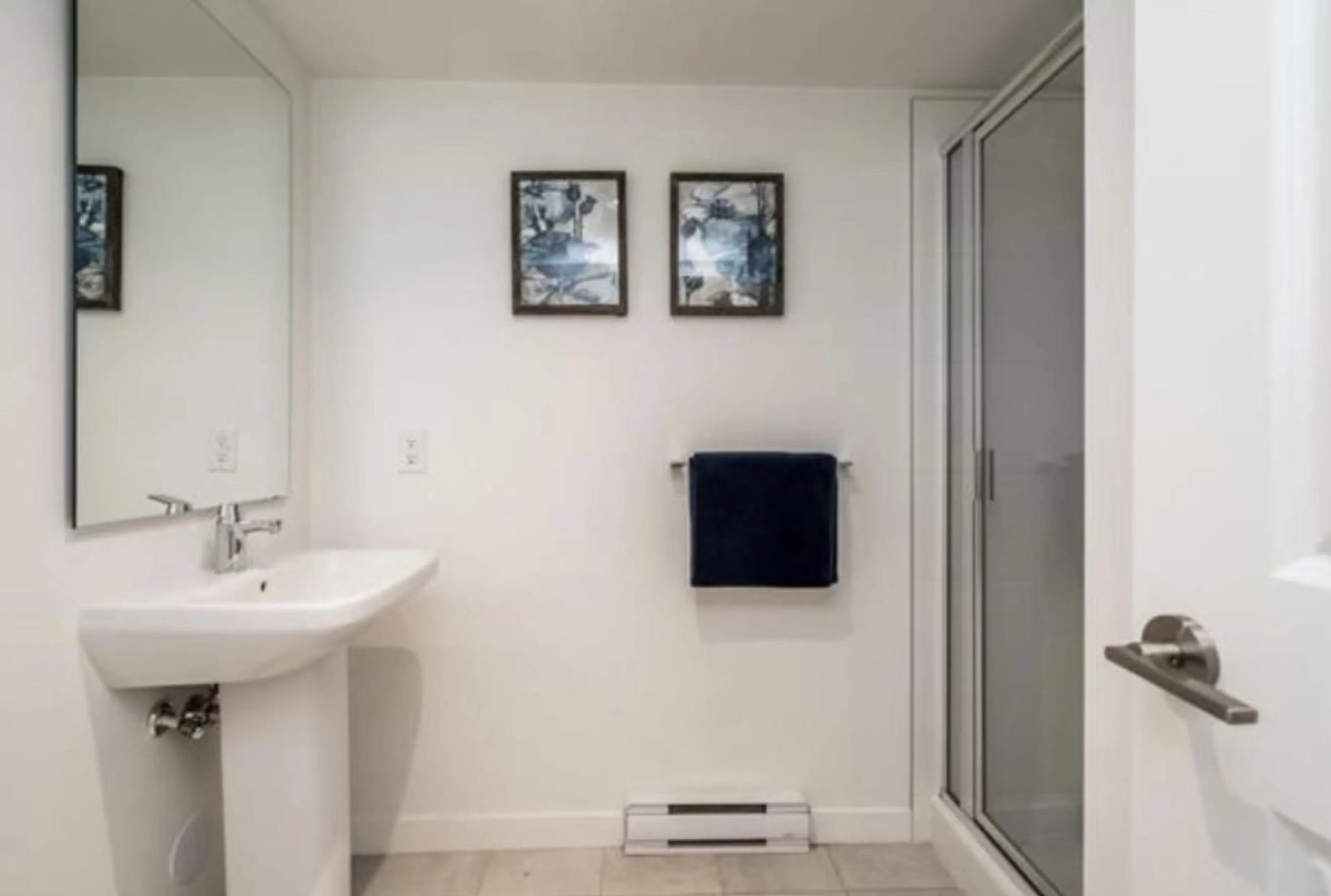 Standard bathroom, ceramic/tile floor for 25 - 2838 LIVINGSTONE AVENUE, Abbotsford British Columbia V2T0J1