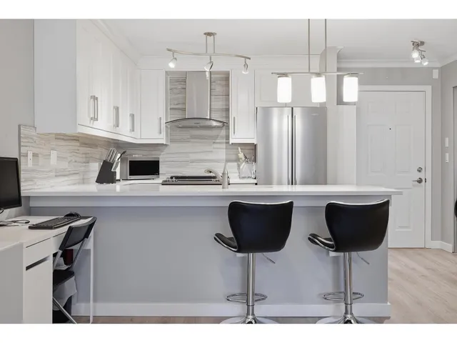 320 - 12083 92A AVENUE, Surrey 3