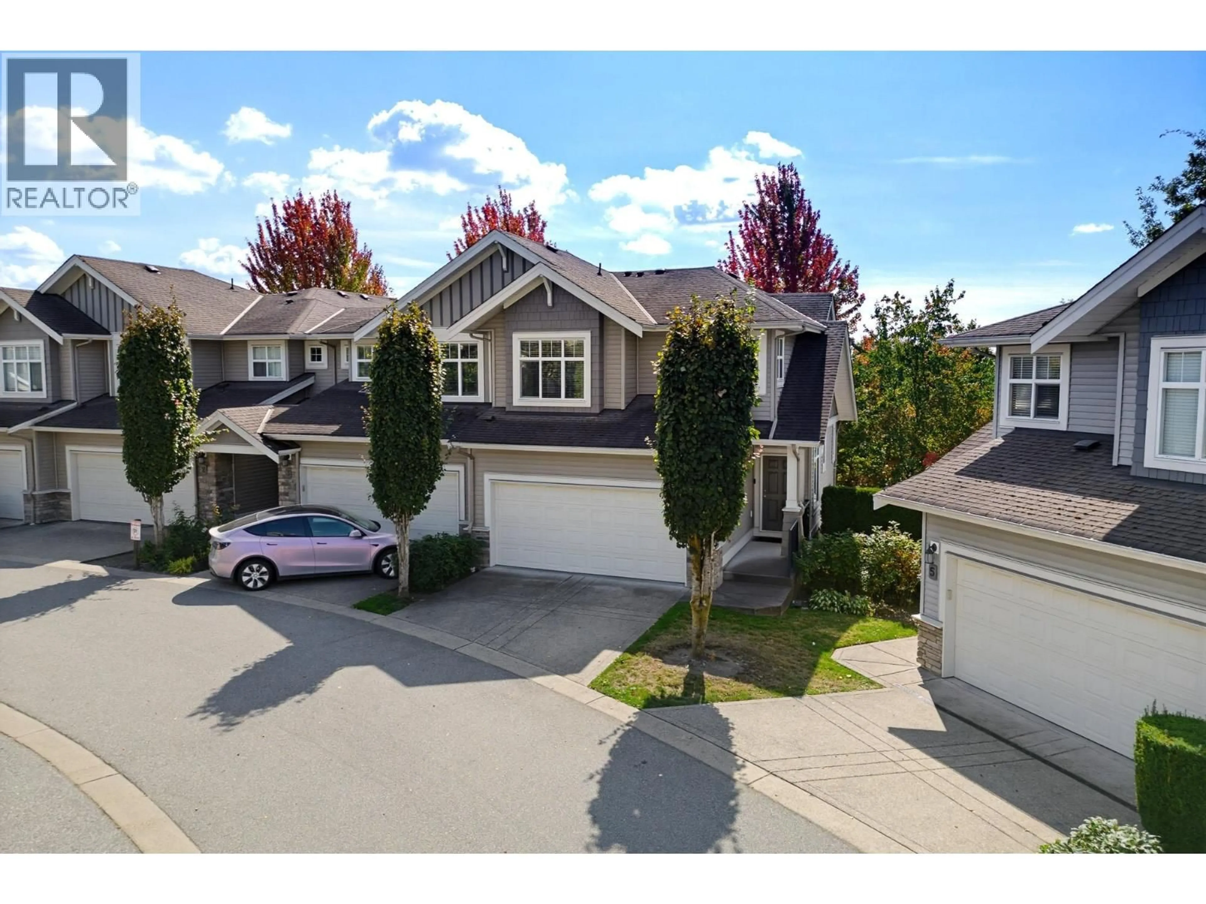 A pic from outside/outdoor area/front of a property/back of a property/a pic from drone, street for 4 - 11282 COTTONWOOD DRIVE, Maple Ridge British Columbia V2X8W7