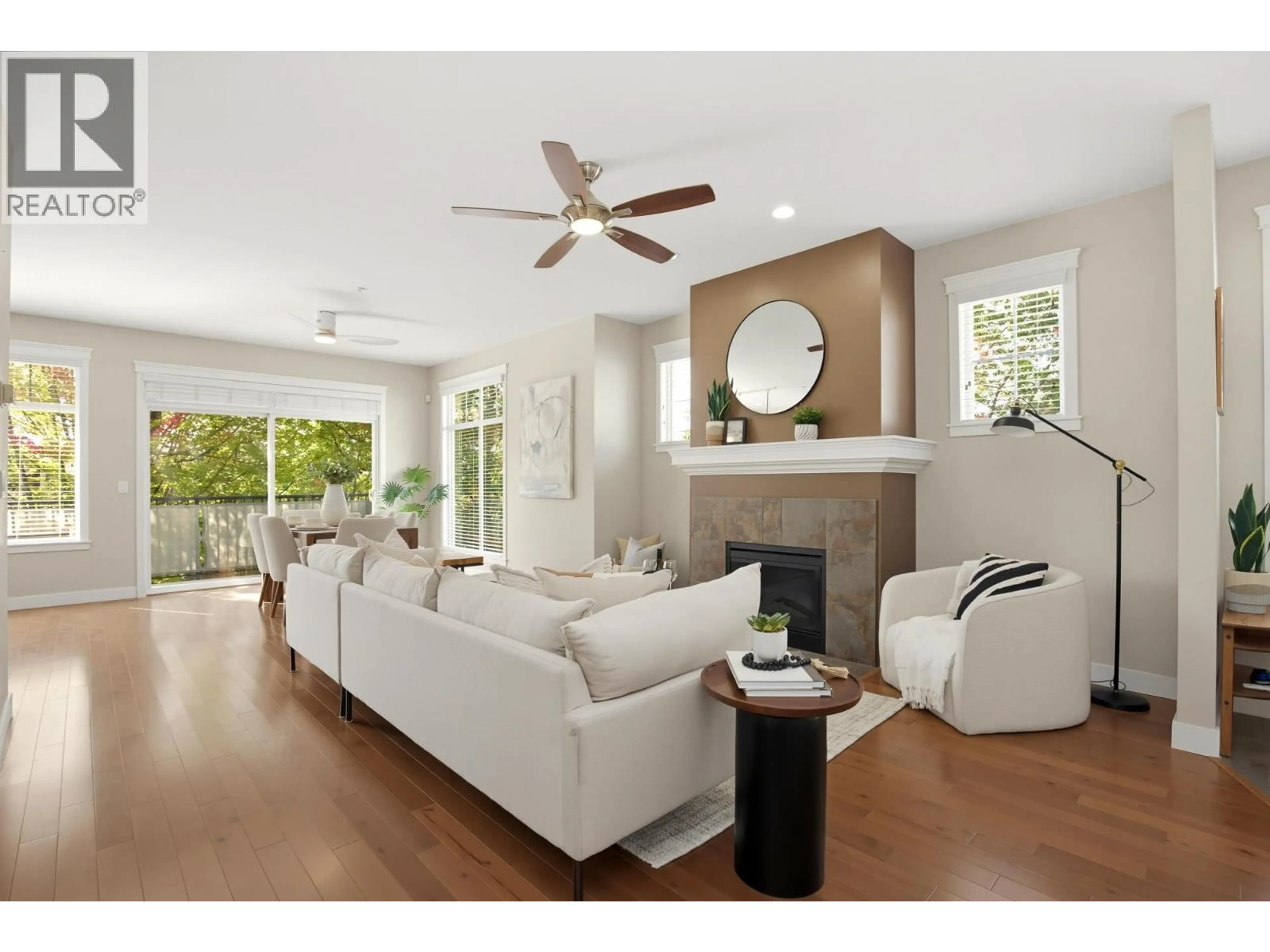 Living room with furniture, unknown for 4 - 11282 COTTONWOOD DRIVE, Maple Ridge British Columbia V2X8W7