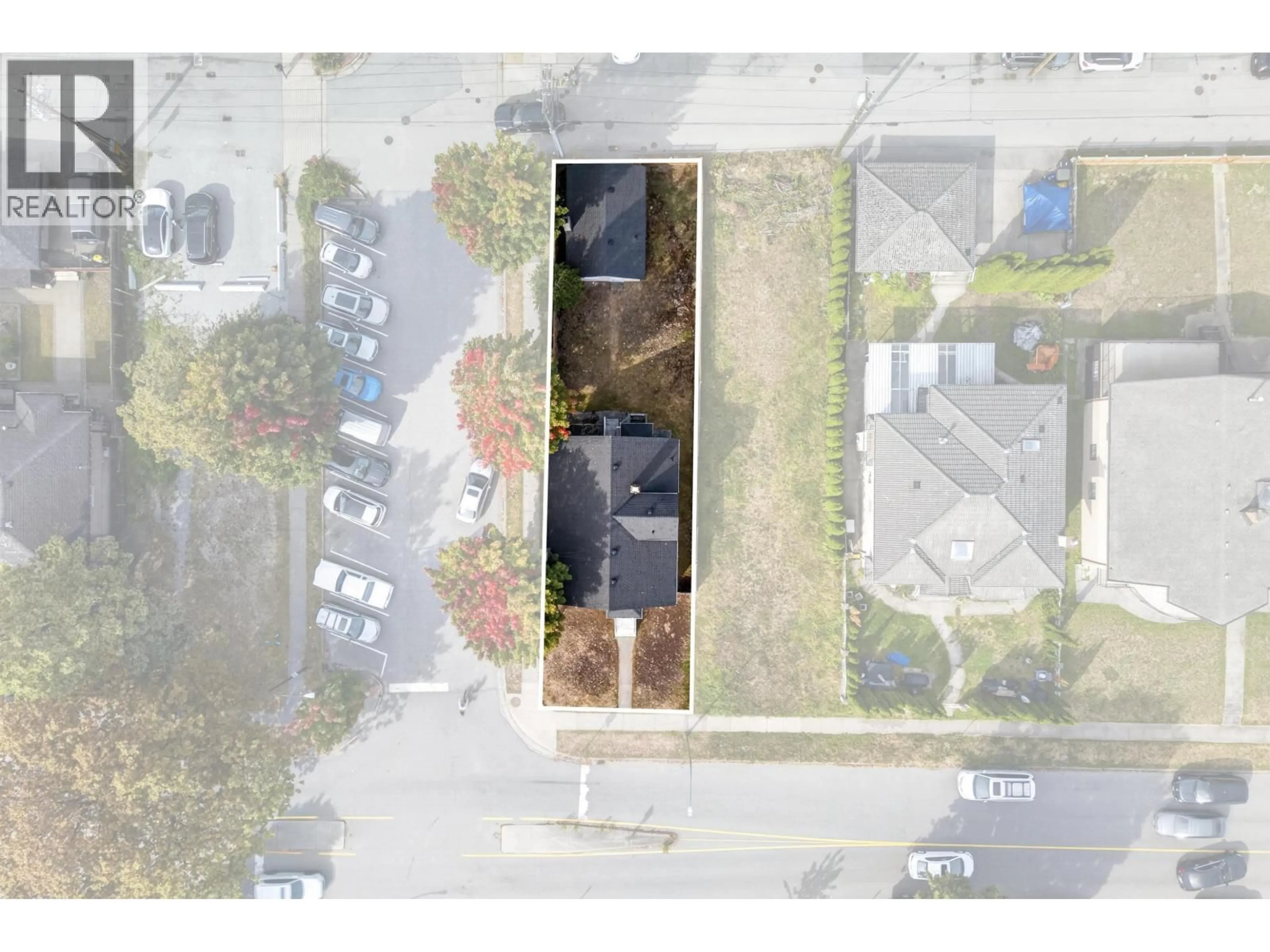 A pic from outside/outdoor area/front of a property/back of a property/a pic from drone, street for 4205 PENDER STREET, Burnaby British Columbia V5C2M4
