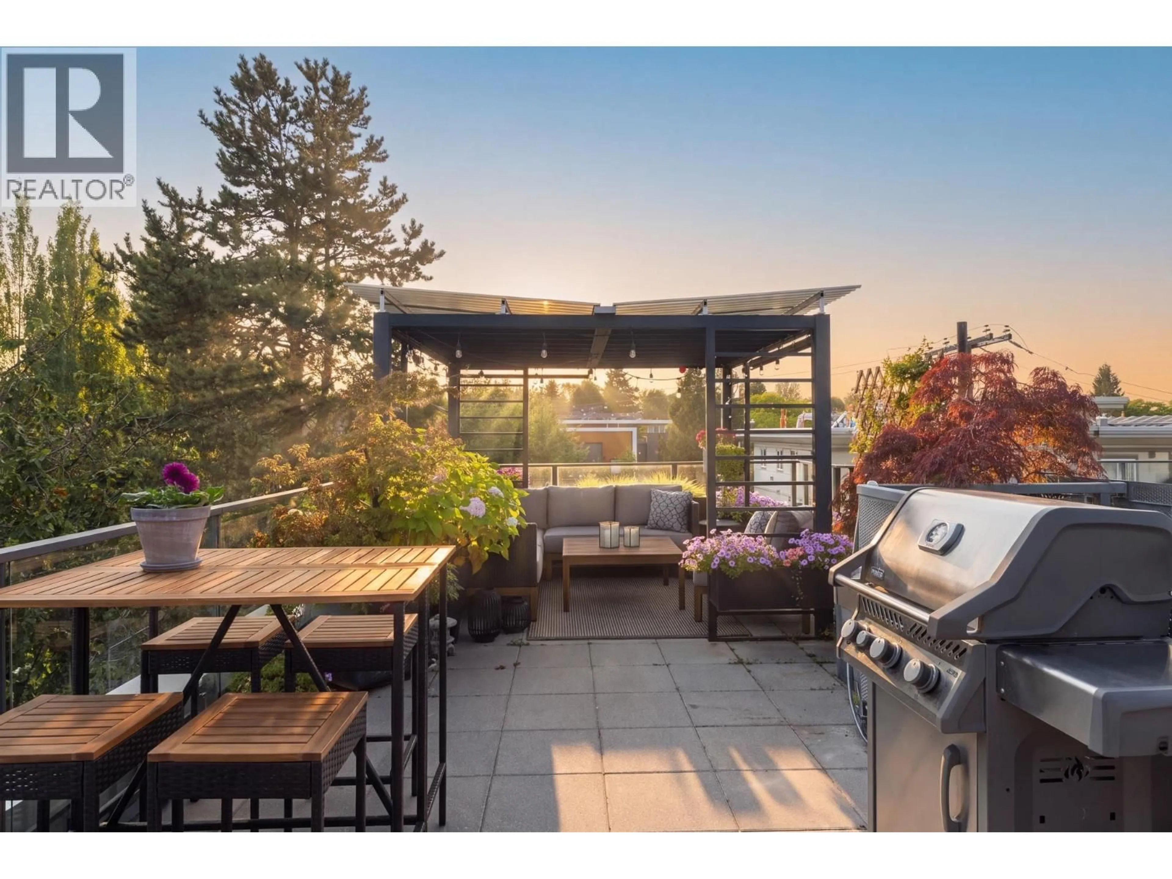 Patio, water/lake/river/ocean view for 639 VICTORIA DRIVE, Vancouver British Columbia V5L0C3