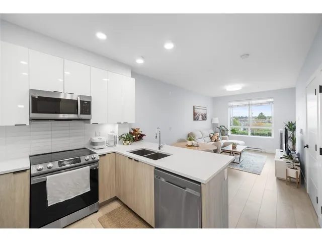 328 - 20360 LOGAN AVENUE, Langley 2