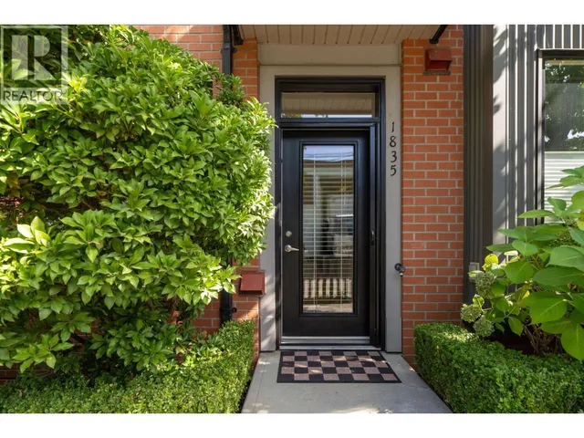 1835 STAINSBURY AVENUE, Vancouver 3