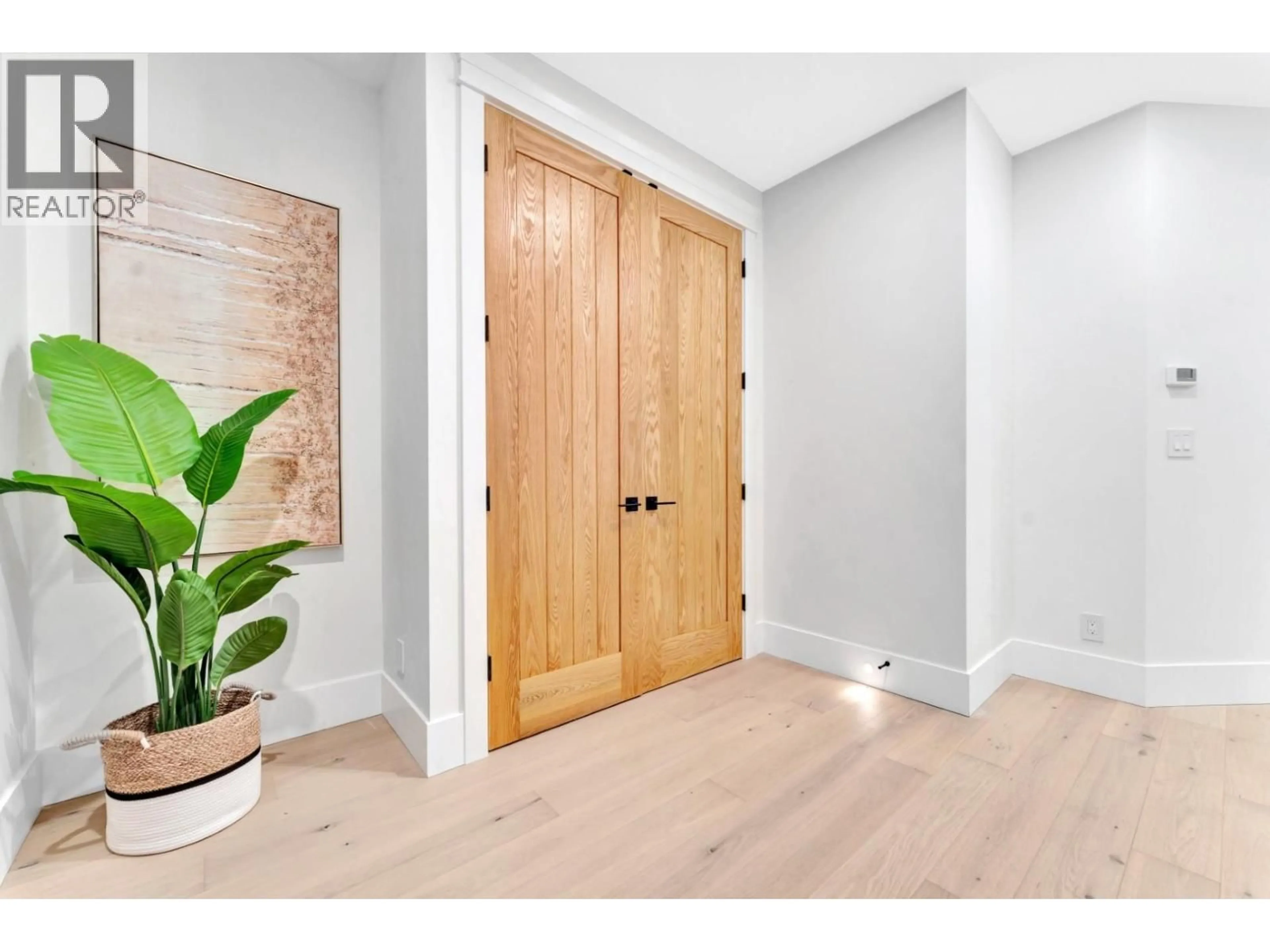 Indoor entryway for 5094A BENTLEY DRIVE, Ladner British Columbia V4K4J9