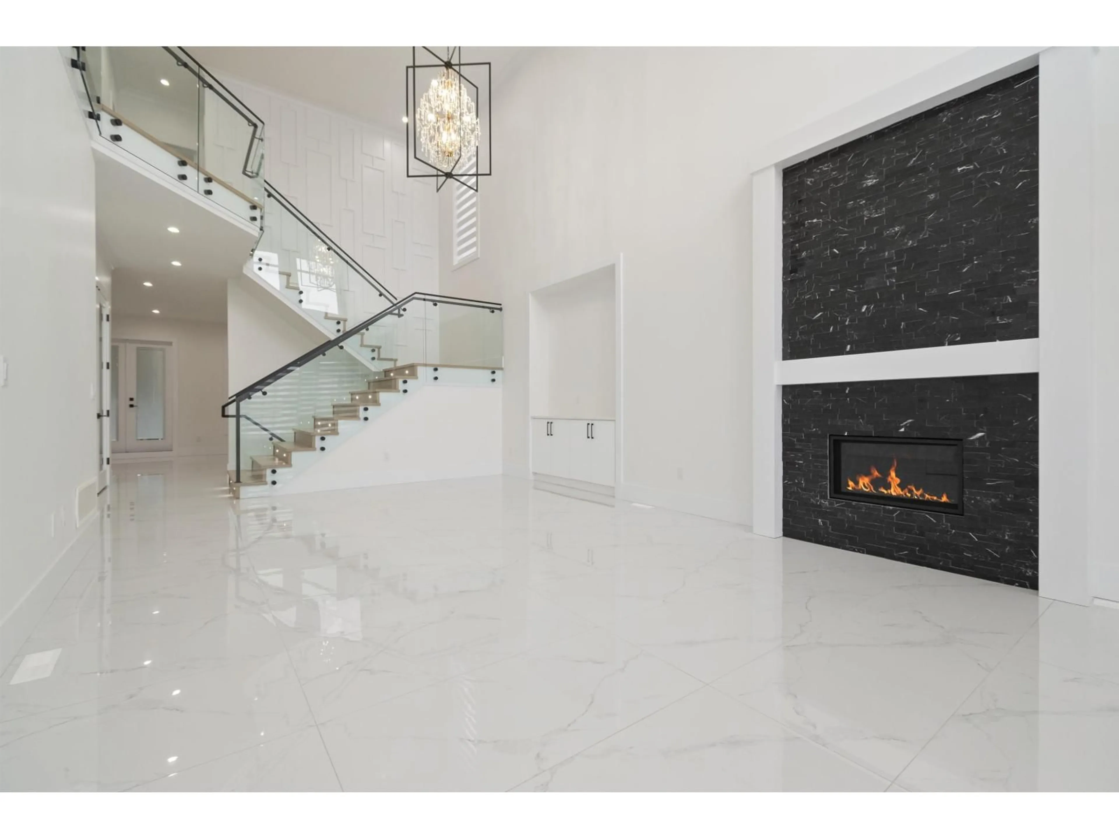 Indoor foyer for 2612 TERMINAL COURT, Abbotsford British Columbia V4X0C4