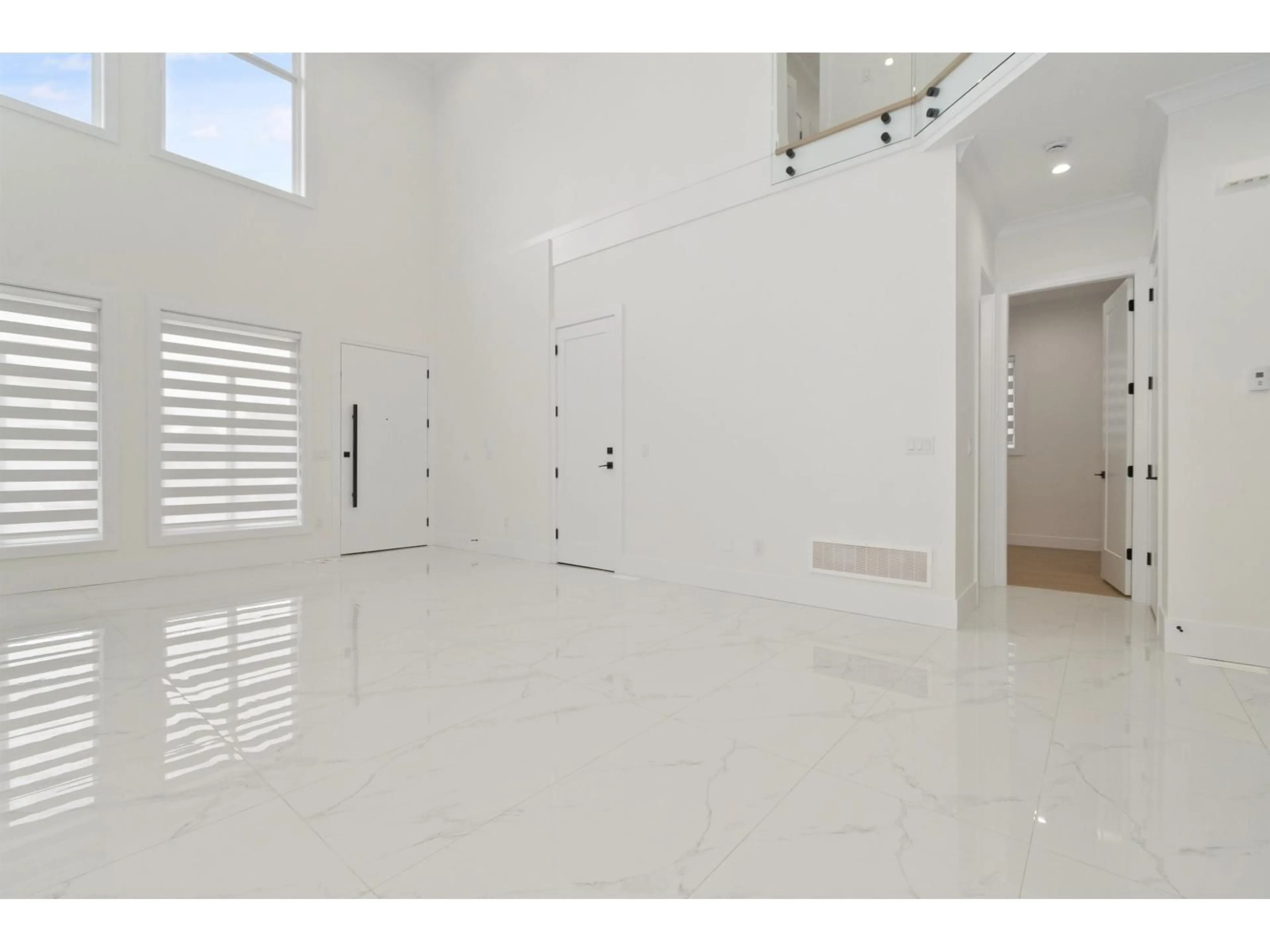 Indoor foyer for 2612 TERMINAL COURT, Abbotsford British Columbia V4X0C4
