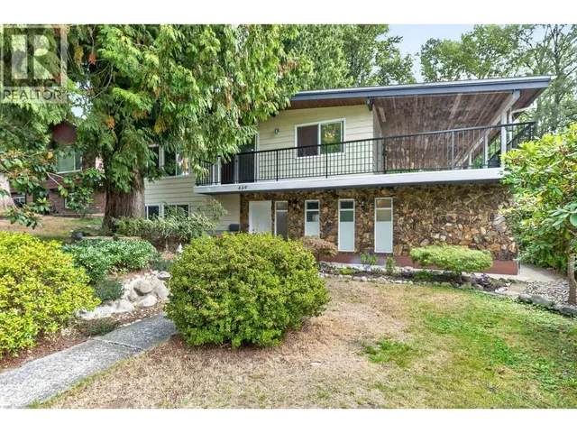469 LAURENTIAN CRESCENT, Coquitlam