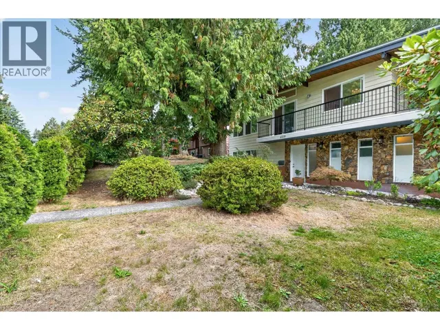 469 LAURENTIAN CRESCENT, Coquitlam 2