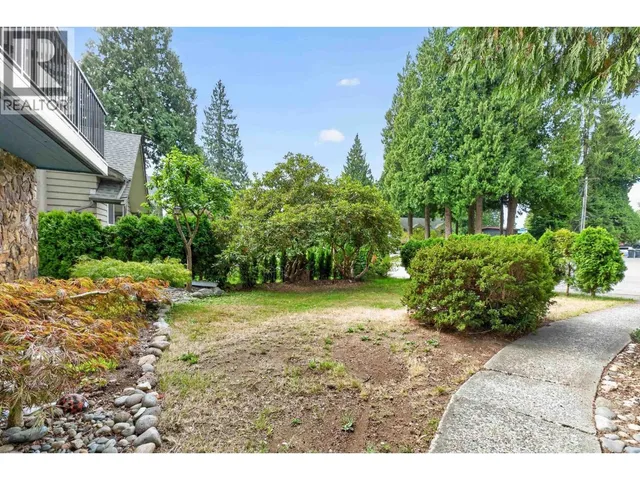469 LAURENTIAN CRESCENT, Coquitlam 3
