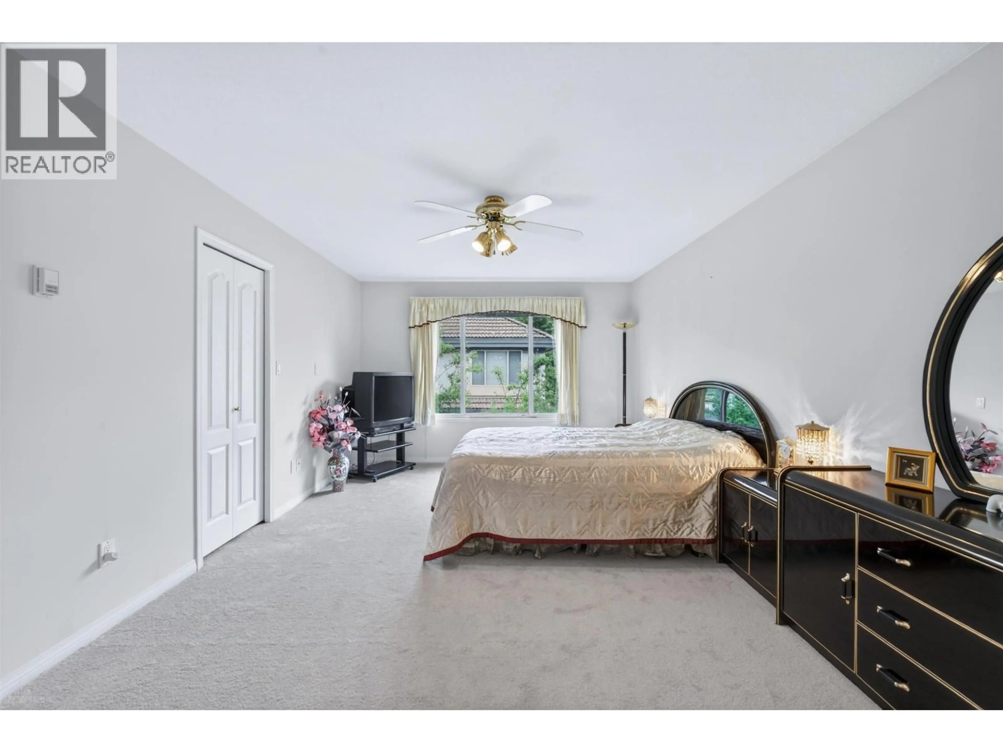 A pic of a room for 6 - 8693 NO. 3 ROAD, Richmond British Columbia V6Y2E6