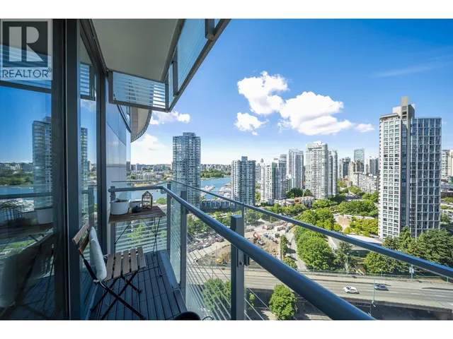 2001 - 89 NELSON STREET, Vancouver 3